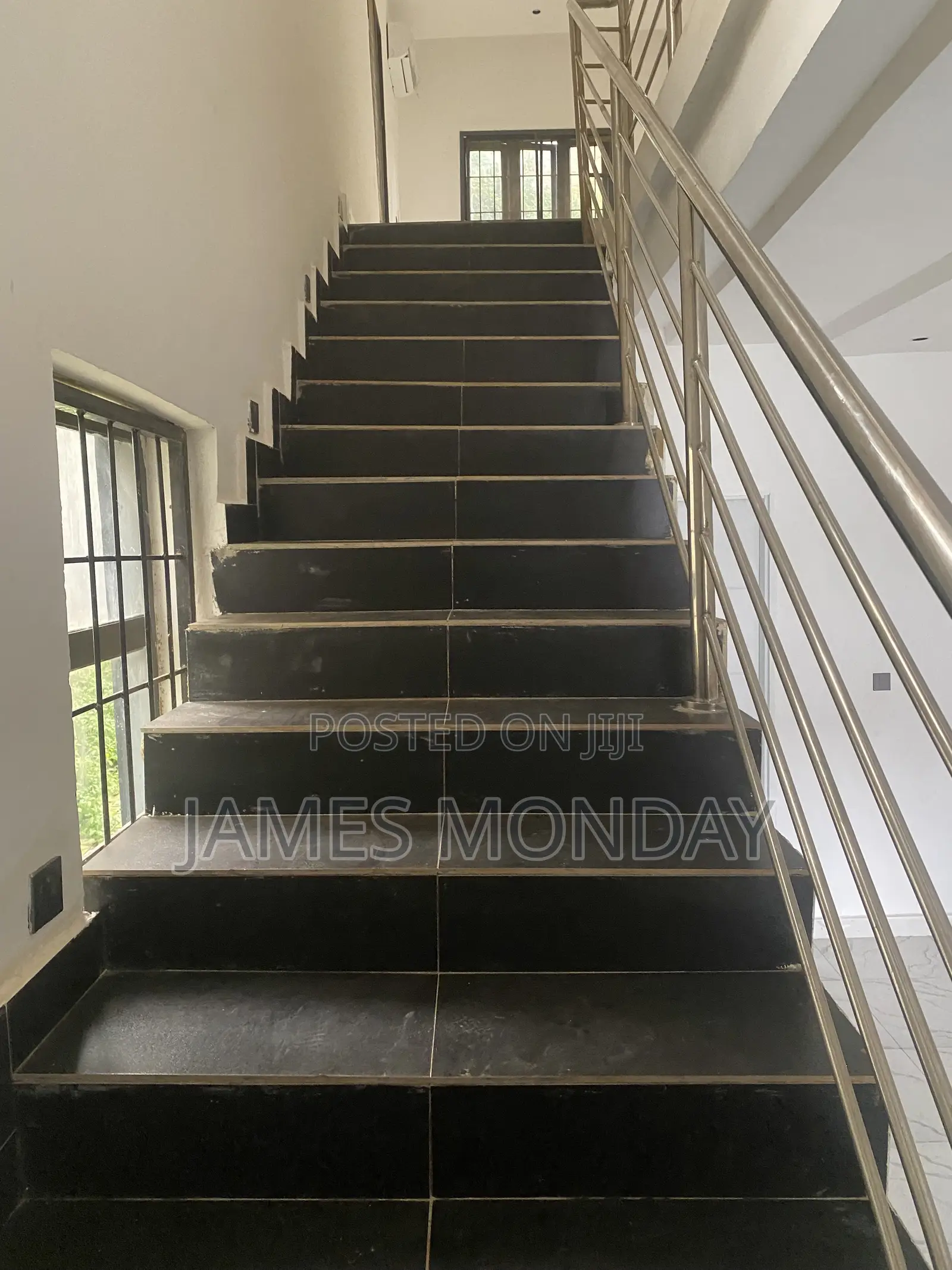 4bdrm Townhouse / Terrace in Estate Craft Ng, Guzape District for rent