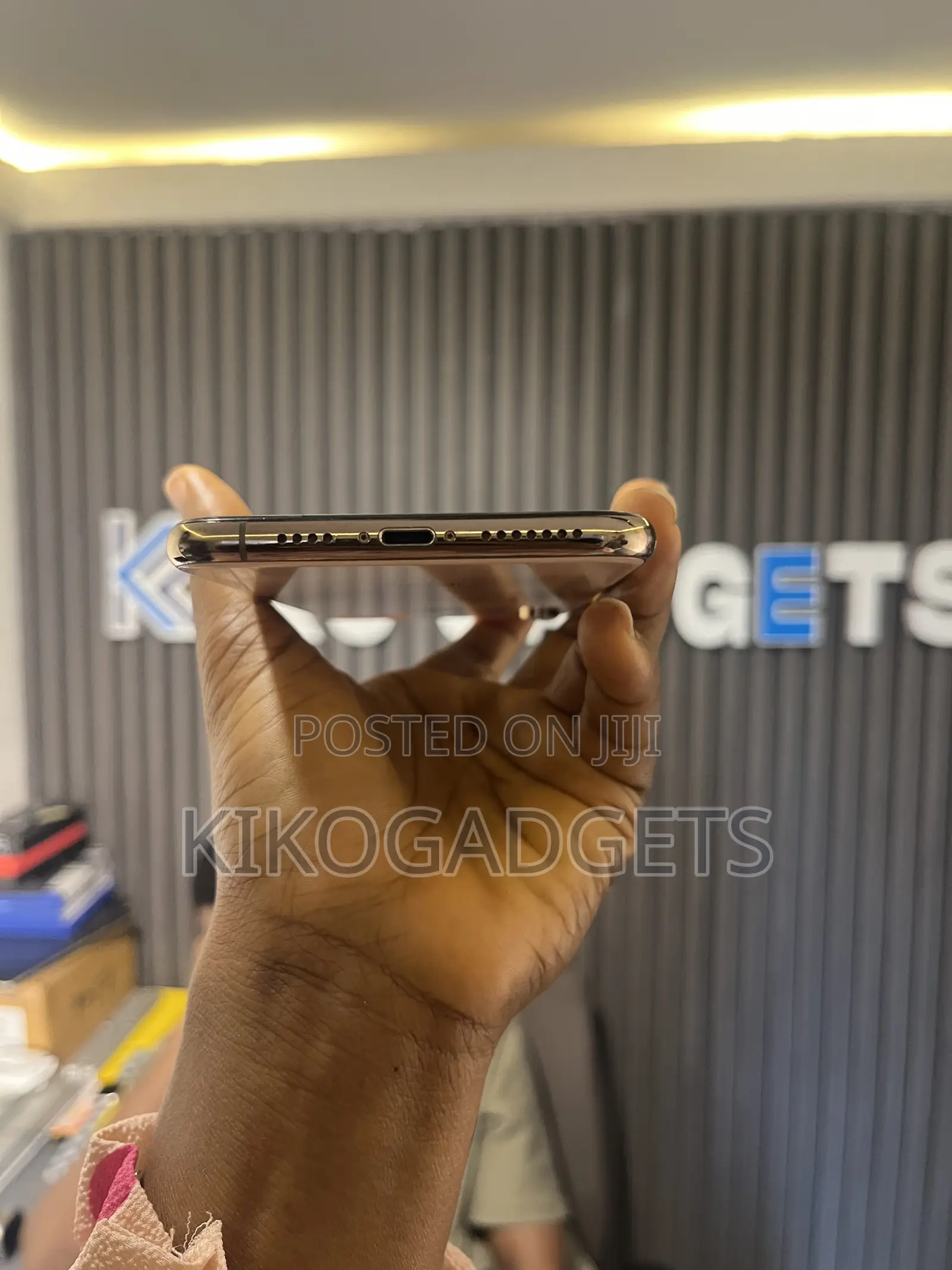Apple iPhone XS Max 64 GB Gold