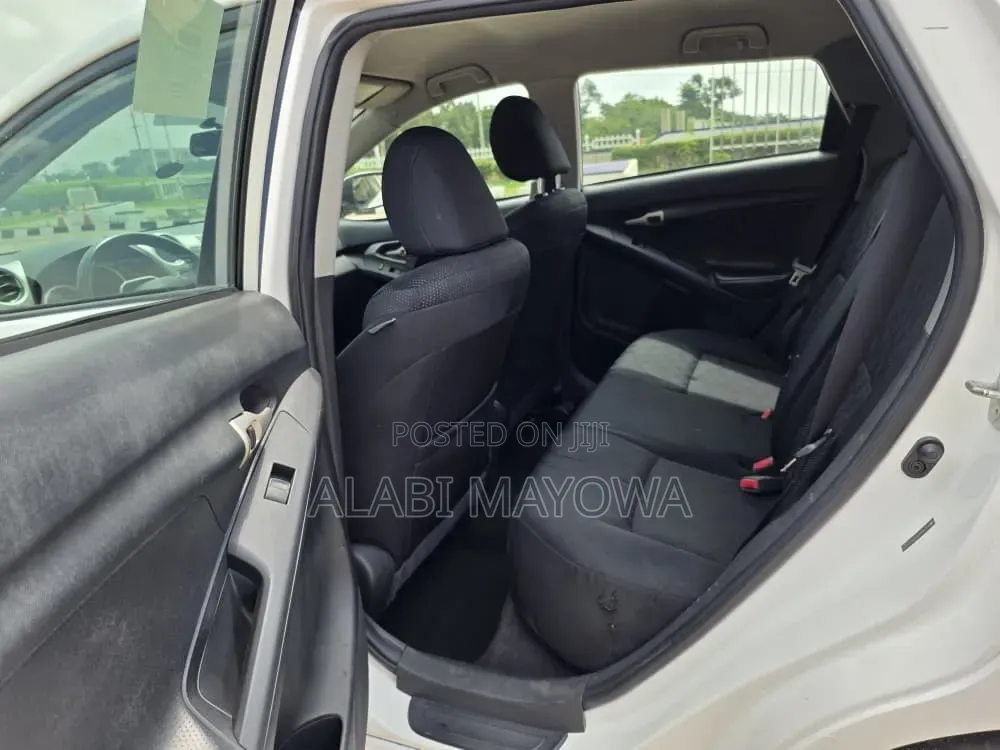 Toyota Matrix 2010 White