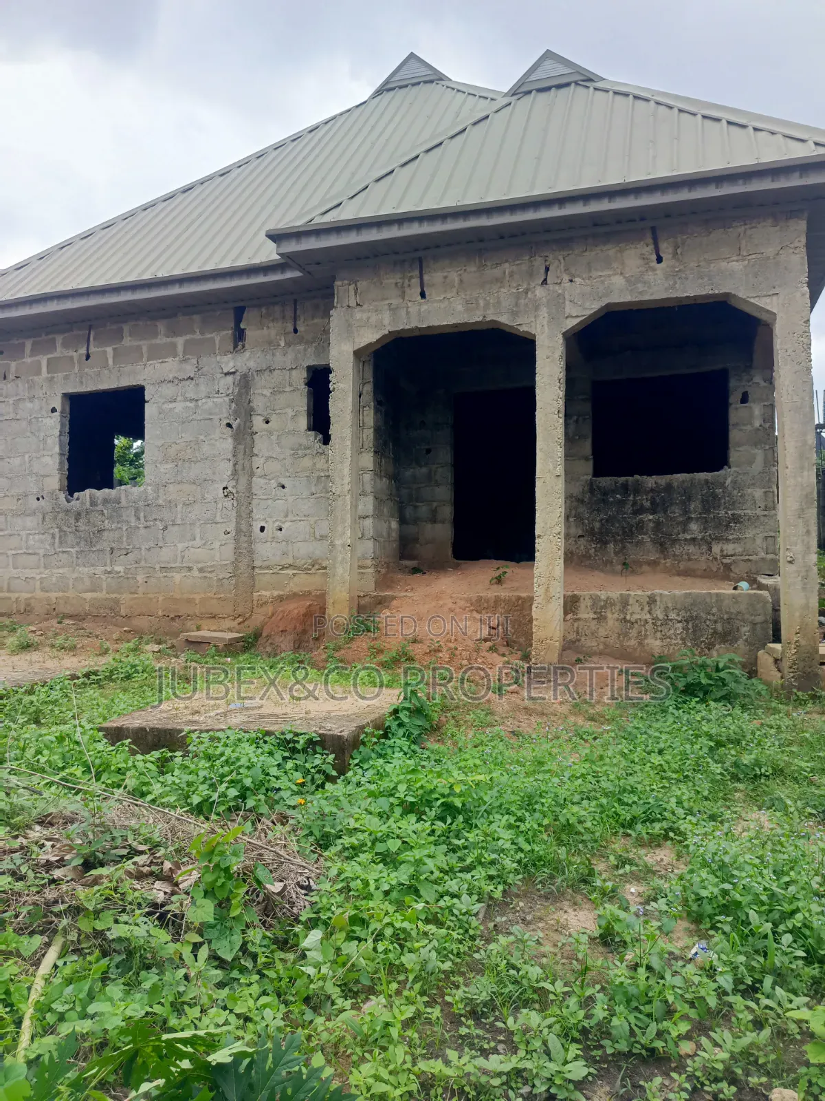 3bdrm Bungalow in Off Ikola Rd Olosun, Ado-Odo/Ota for sale
