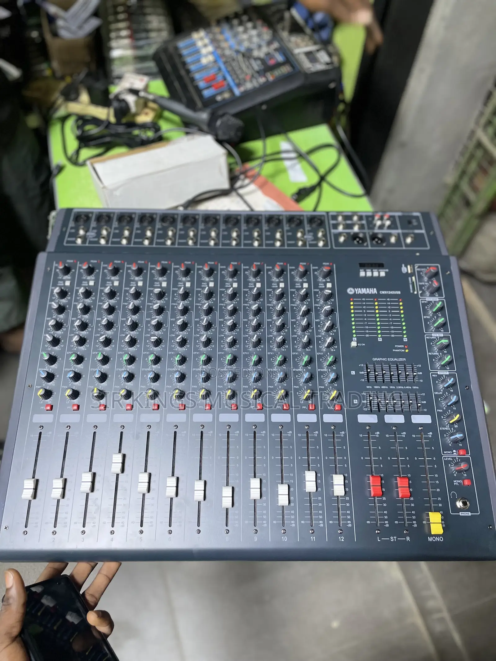 Yamaha CMx124USB 12 Channel Mixer, With Equalizer .