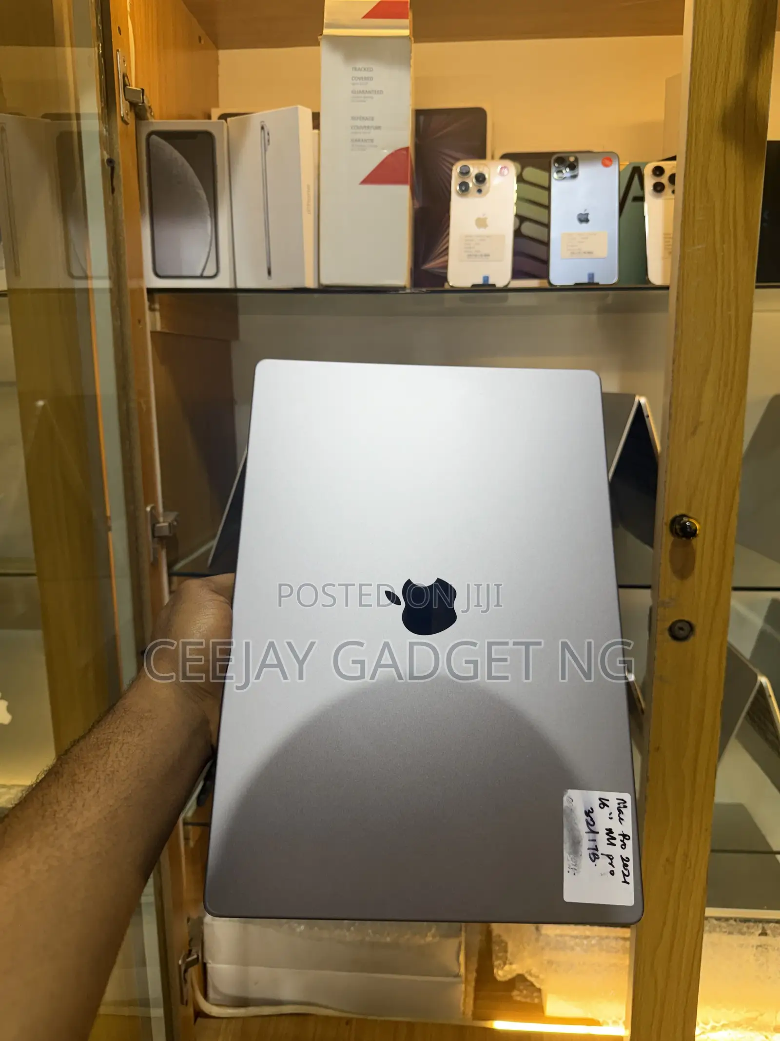 Laptop Apple MacBook Pro 2021 M1 32GB Apple M1 Pro SSD 1T