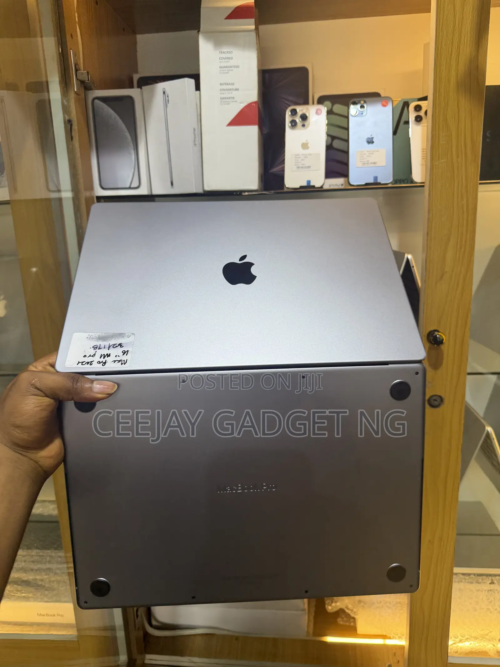 Laptop Apple MacBook Pro 2021 M1 32GB Apple M1 Pro SSD 1T