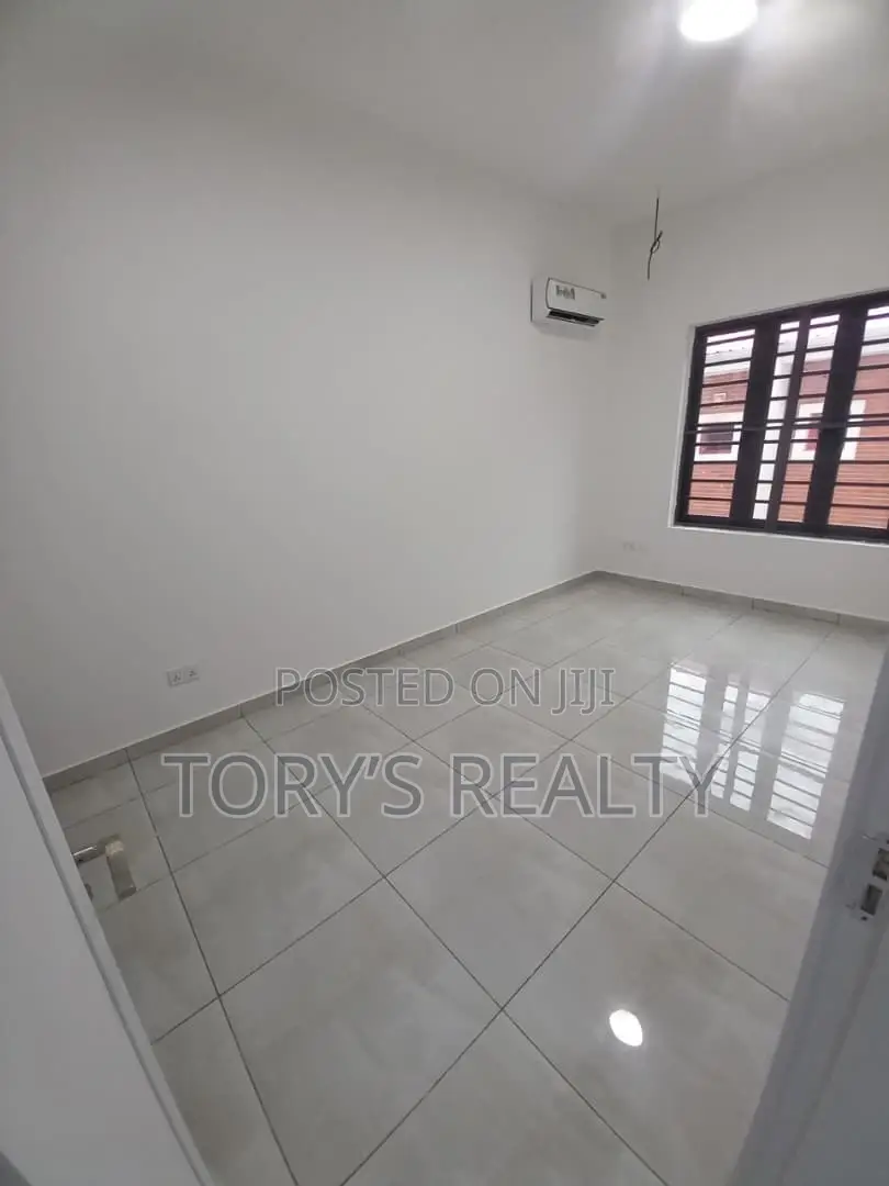 4bdrm Townhouse/Terrace in Victoria Island Extension for sale