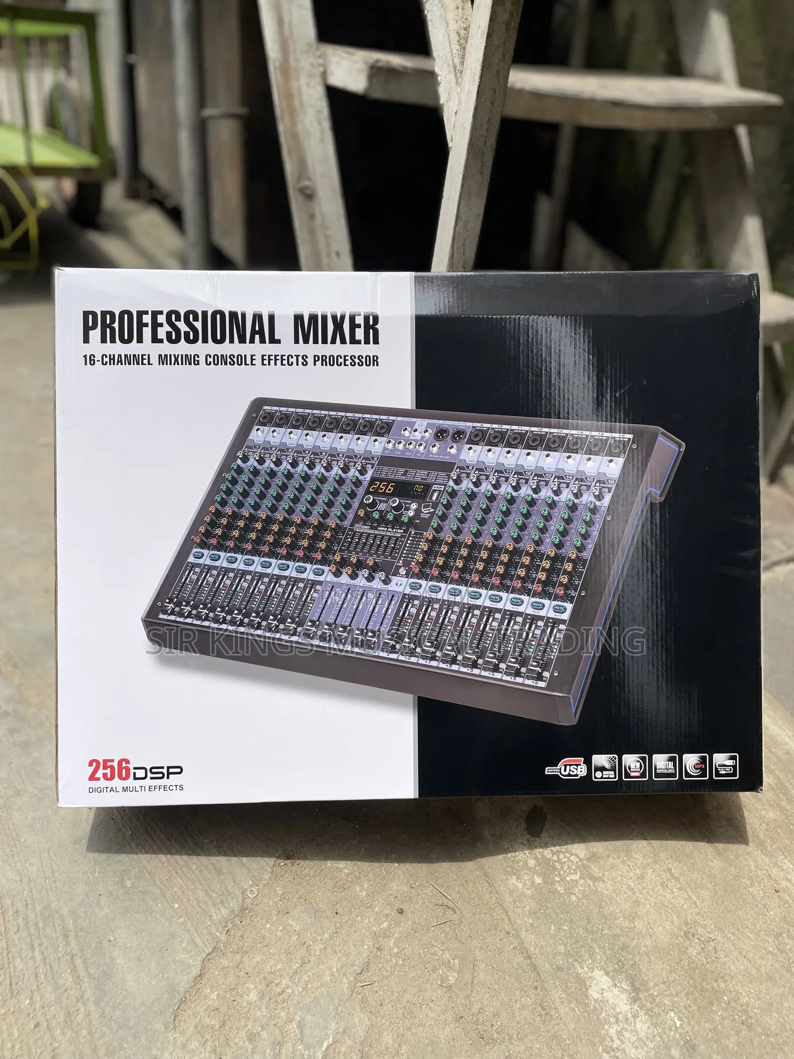 Yamaha Professional 16 Channel Mixer, With Equalizer.