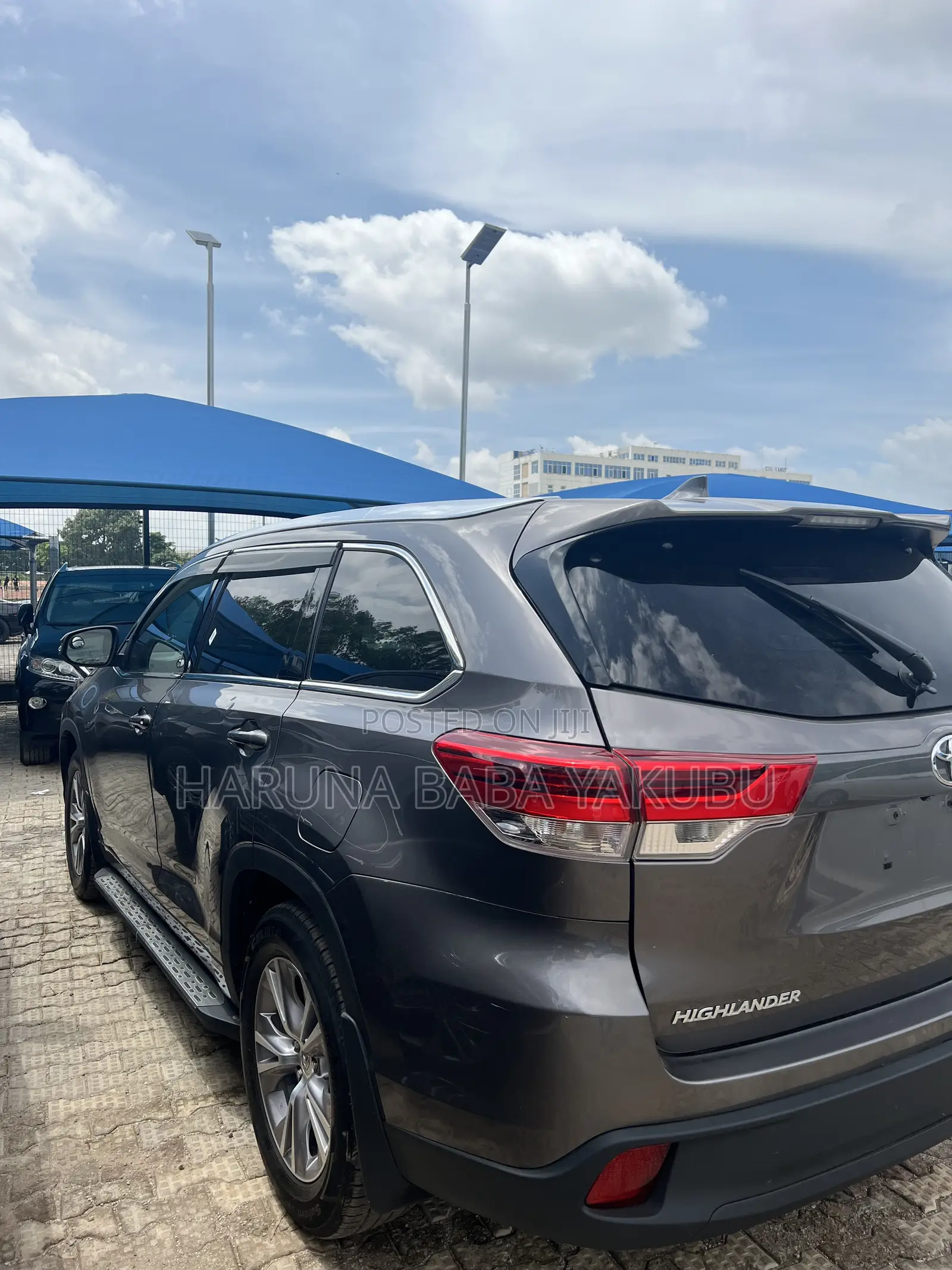 Toyota Highlander XLE 4x2 V6 (3.5L 6cyl 8A) 2018 Gray