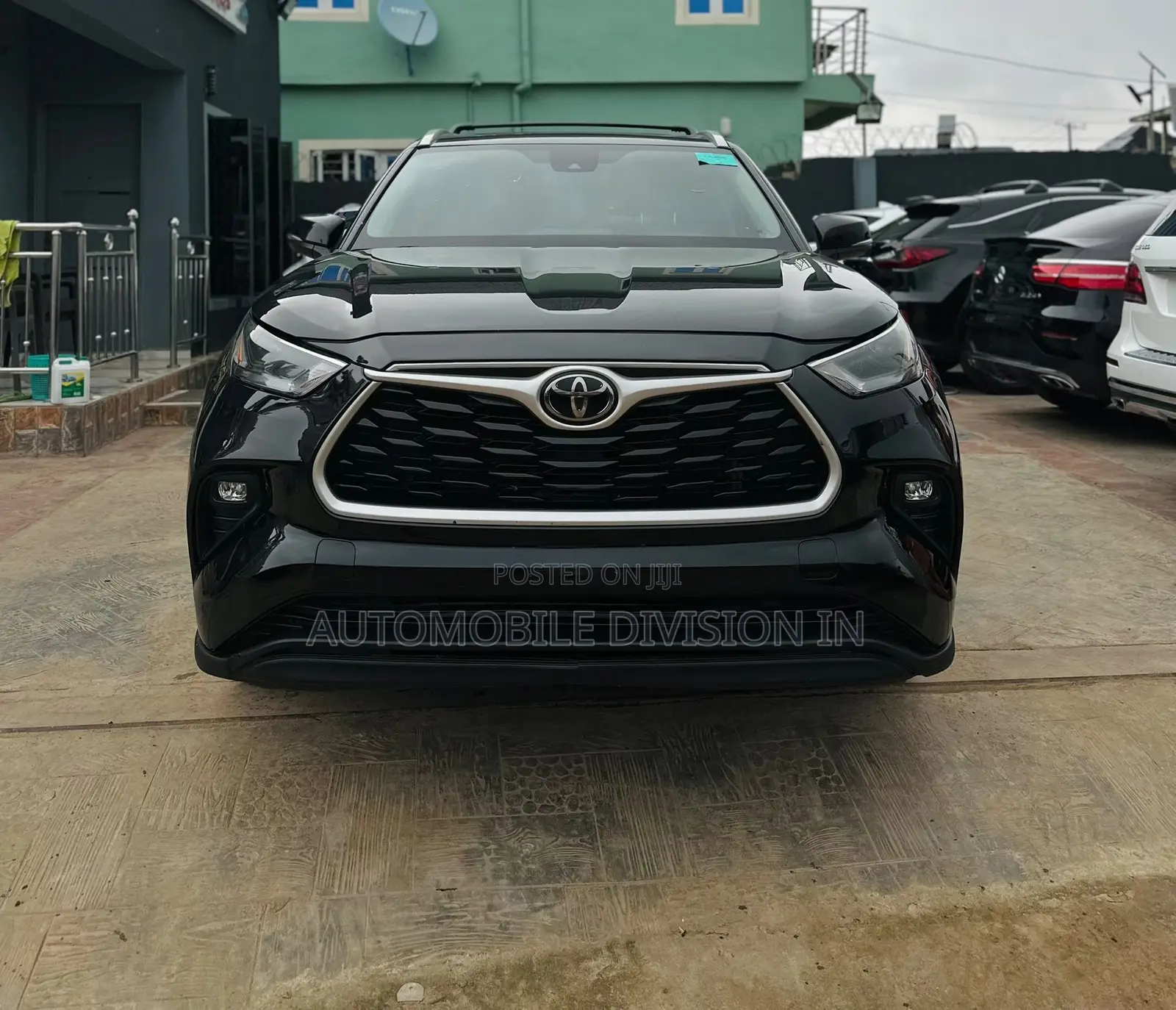 Toyota Highlander XLE 2022 Black