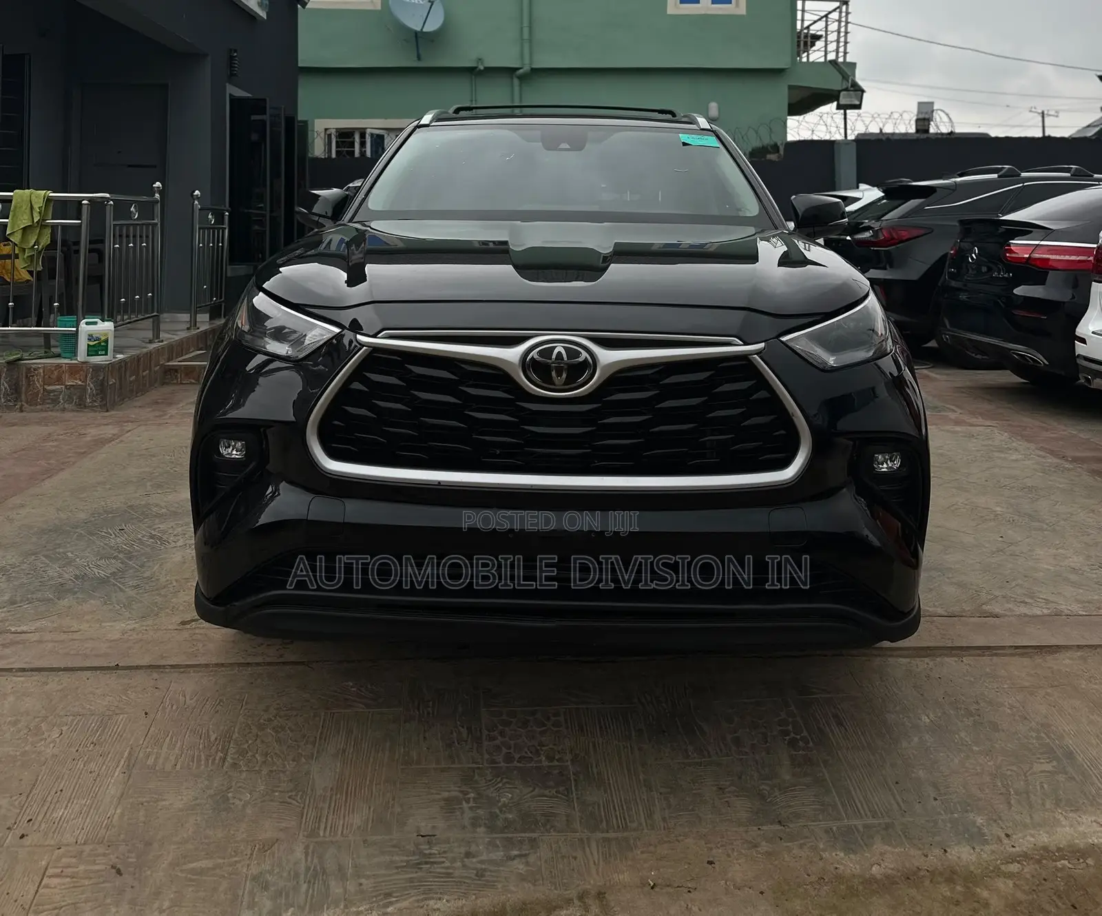 Toyota Highlander XLE 2022 Black