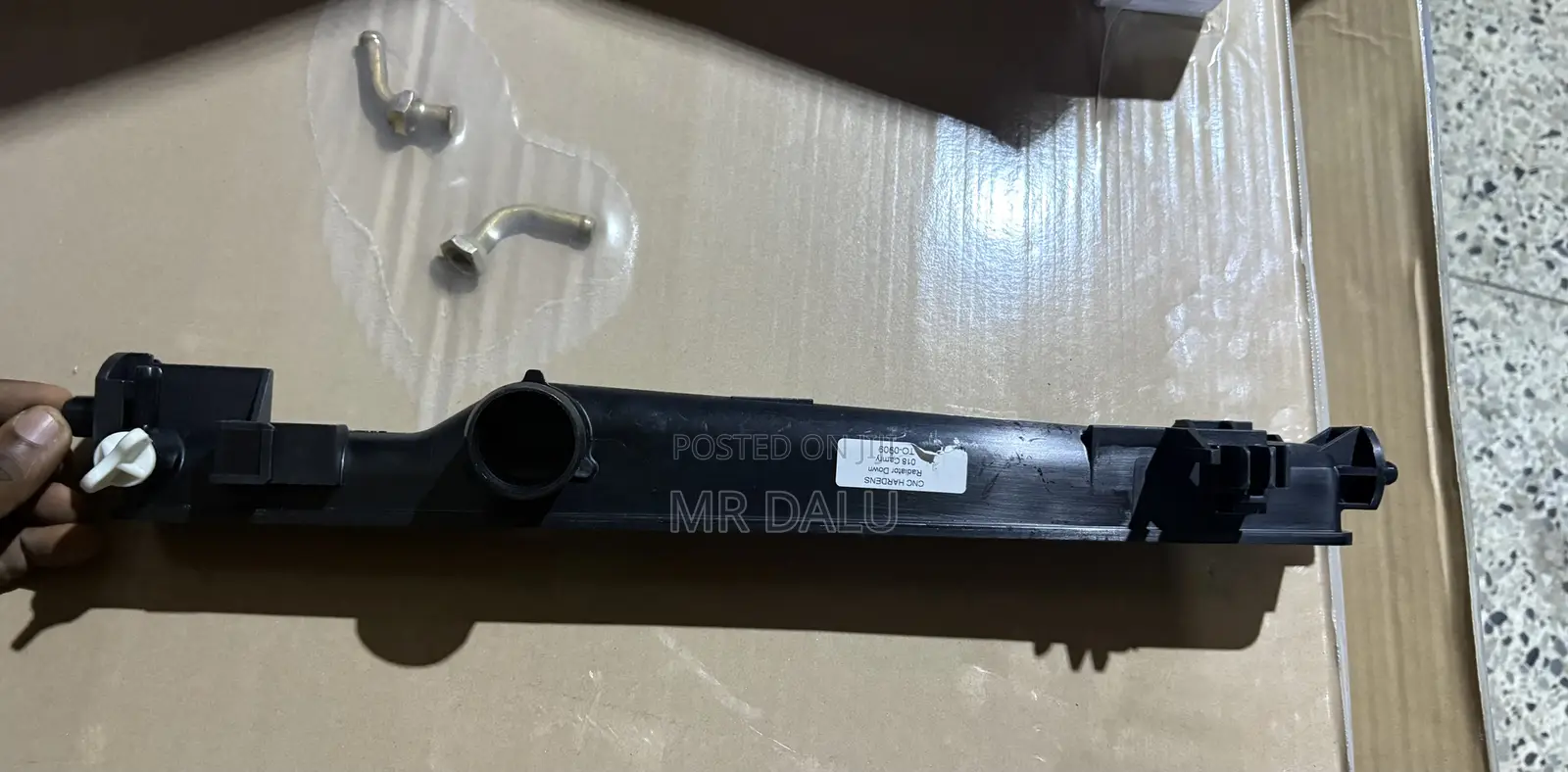 Brand New Radiator Bottom Plastic Tank for 2018 Toyota Camry (TO-0909)