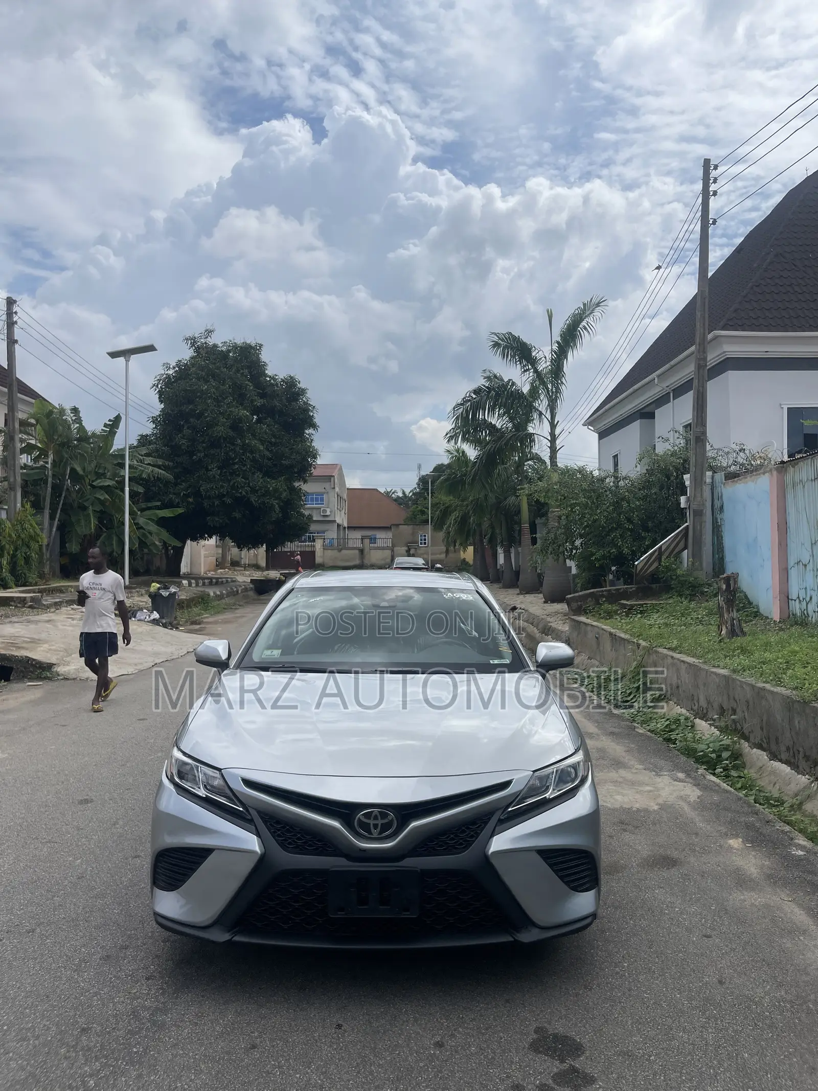 Toyota Camry SE FWD 2020 Gray