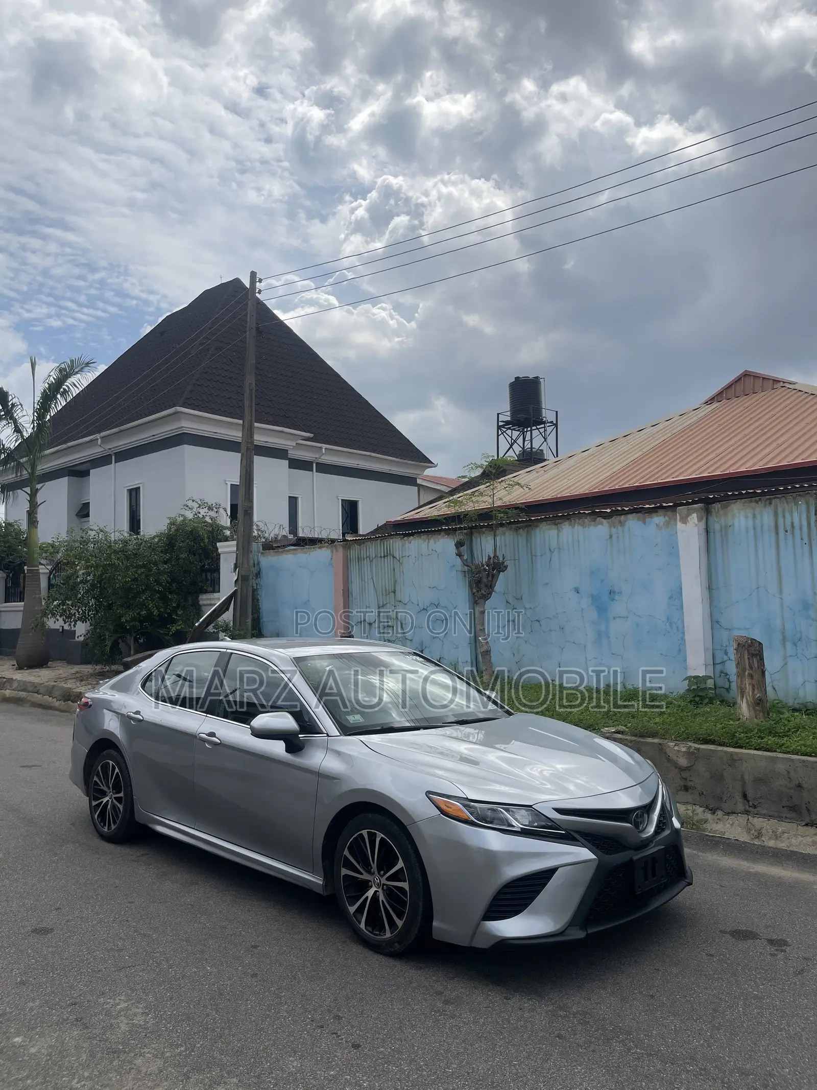 Toyota Camry SE FWD 2020 Gray