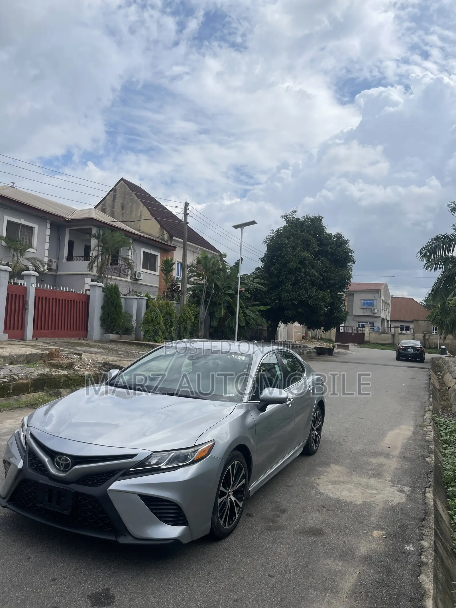 Toyota Camry SE FWD 2020 Gray