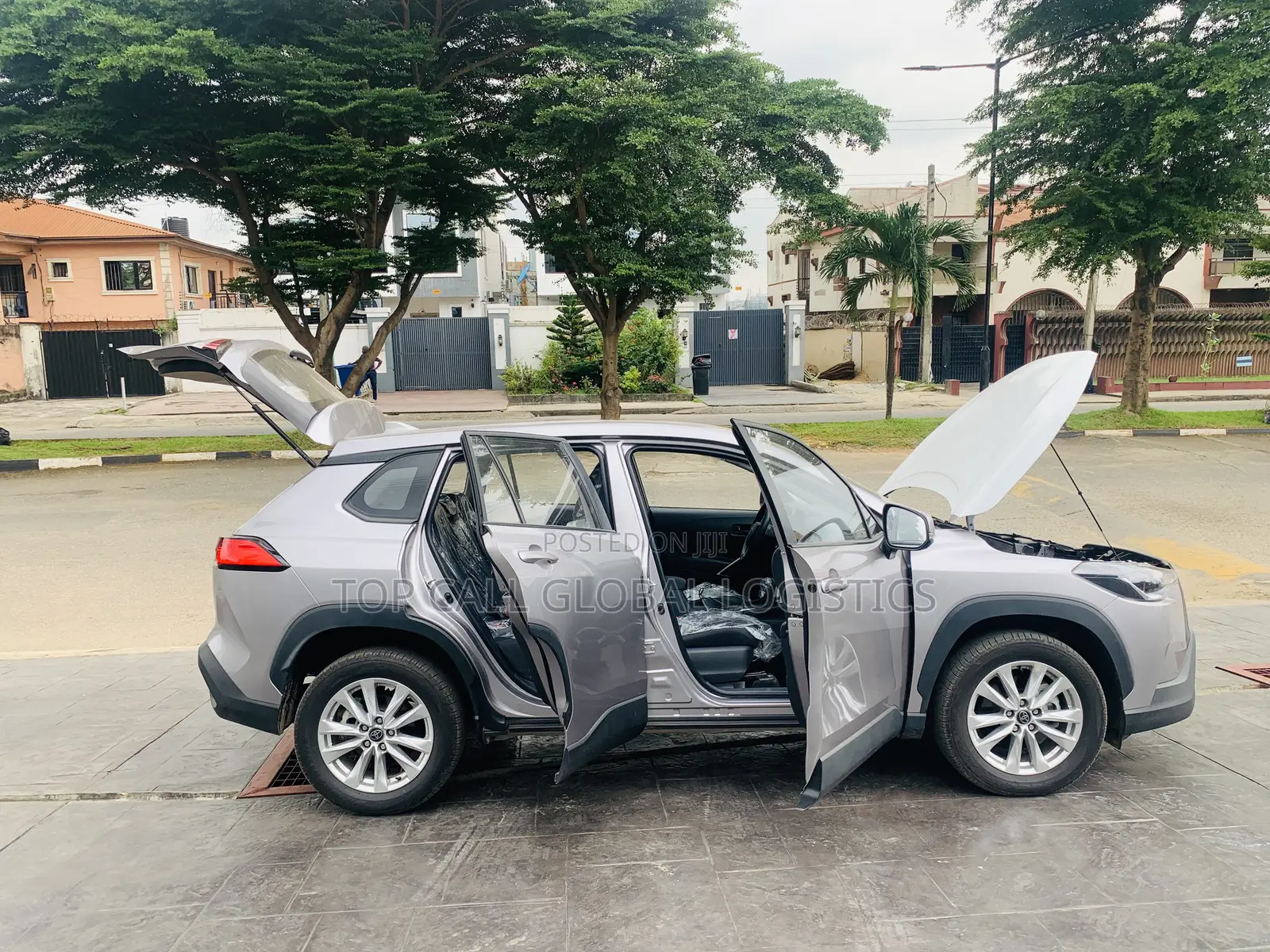 New Toyota Corolla Cross LE 2025 Gray