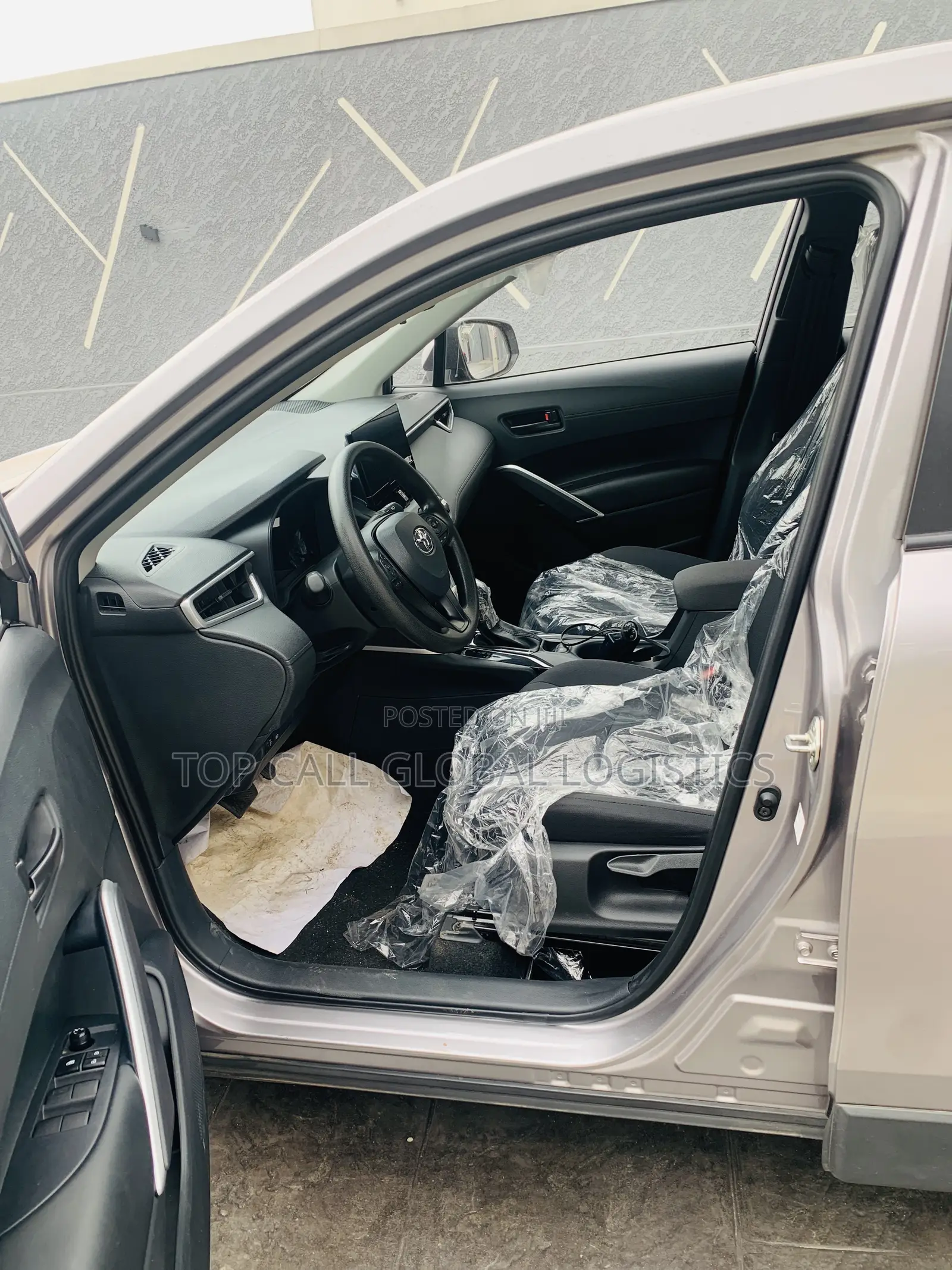 New Toyota Corolla Cross LE 2025 Gray