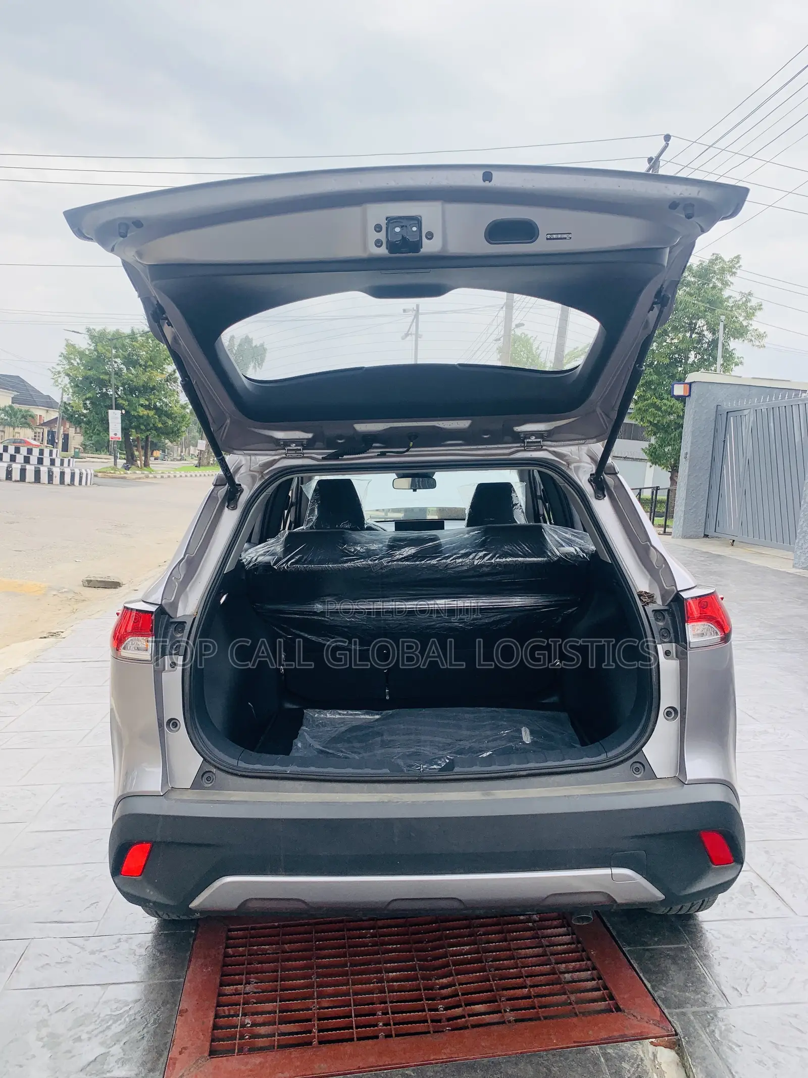 New Toyota Corolla Cross LE 2025 Gray