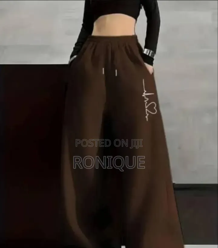 Women’s Brown Wide-Leg Baggy Trousers – Casual Graphic Print Pants