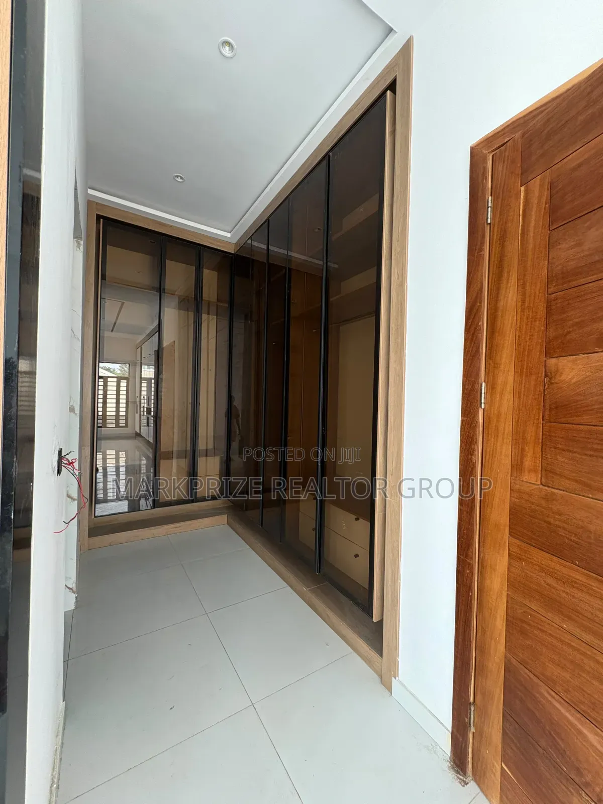 5bdrm Duplex in Lekki County Homes, Ikota for sale