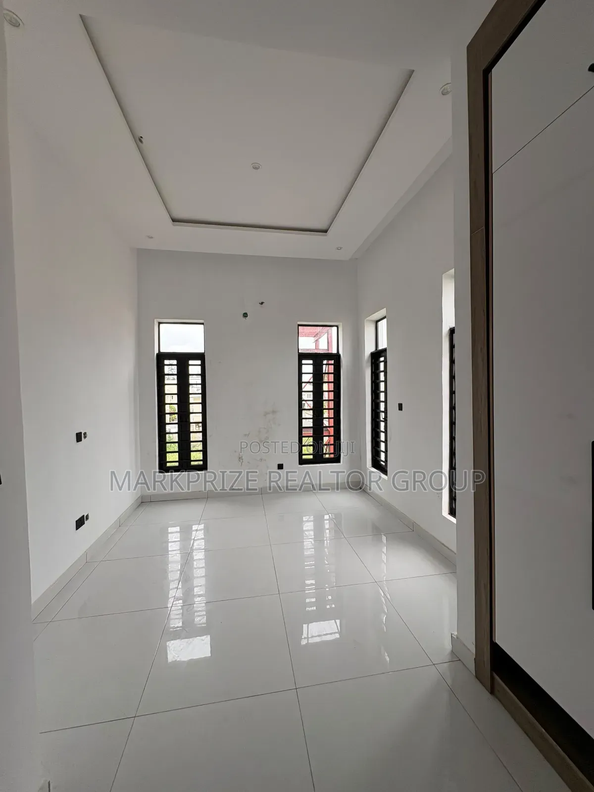 5bdrm Duplex in Lekki County Homes, Ikota for sale