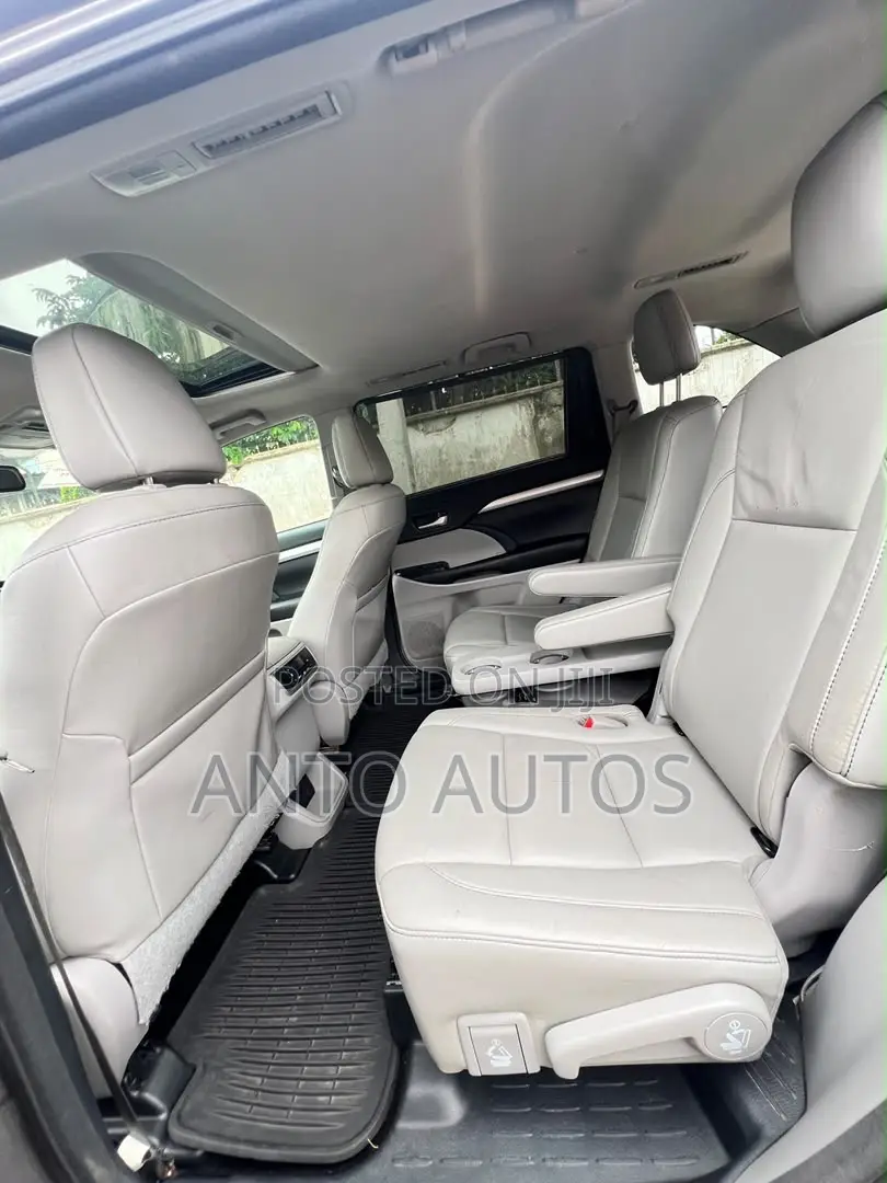 Toyota Highlander Limited Platinum V6 4x2 (3.5L 6cyl 6A) 2016 Gray