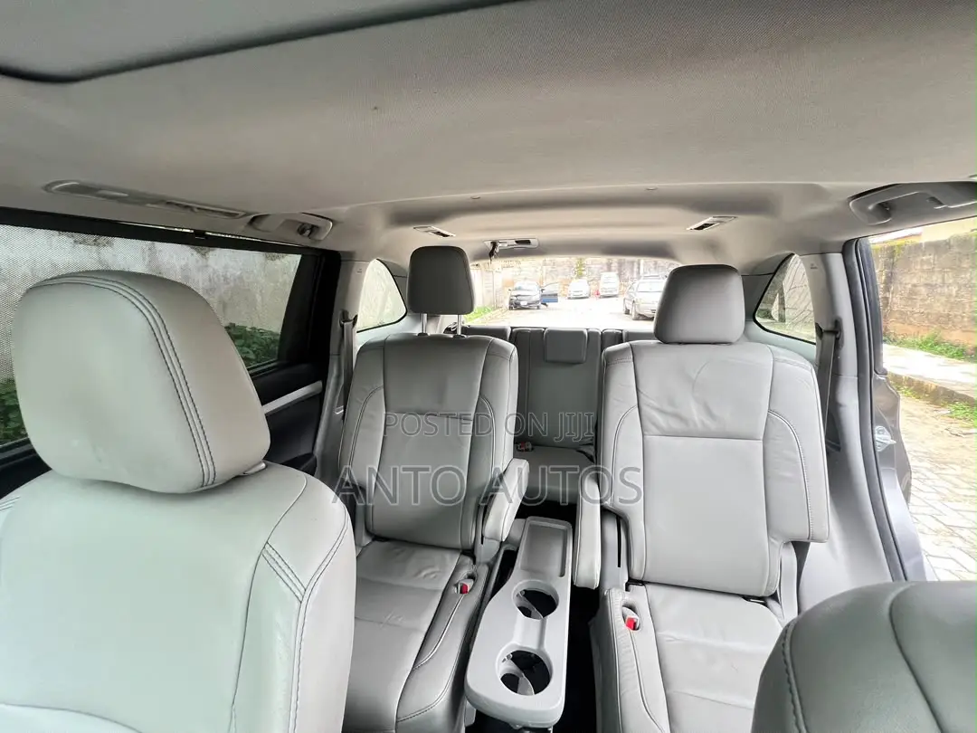 Toyota Highlander Limited Platinum V6 4x2 (3.5L 6cyl 6A) 2016 Gray