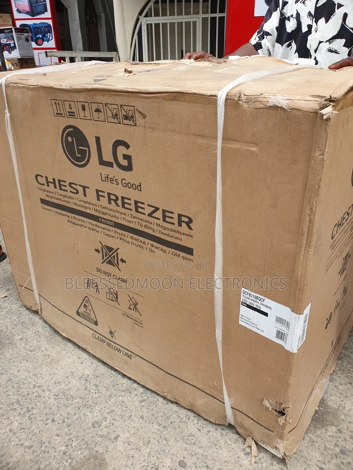 LG Inverter Chest Freezer 400liters With 10 Years Company Warranty