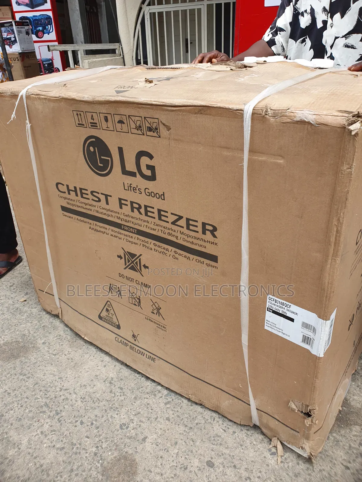 LG Inverter Chest Freezer 400liters With 10 Years Company Warranty