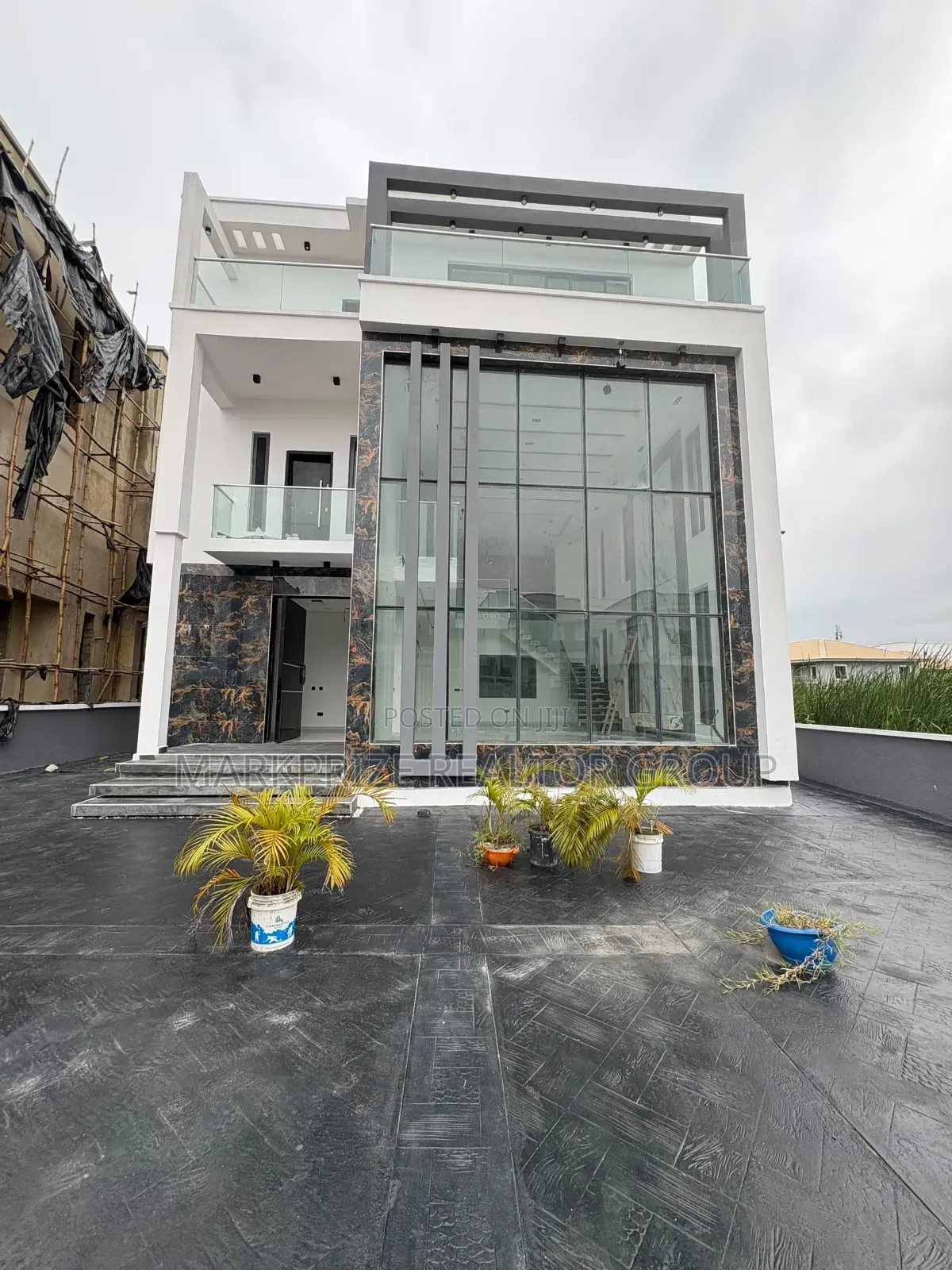 5bdrm Duplex in Lekki County Homes, Ikota for sale