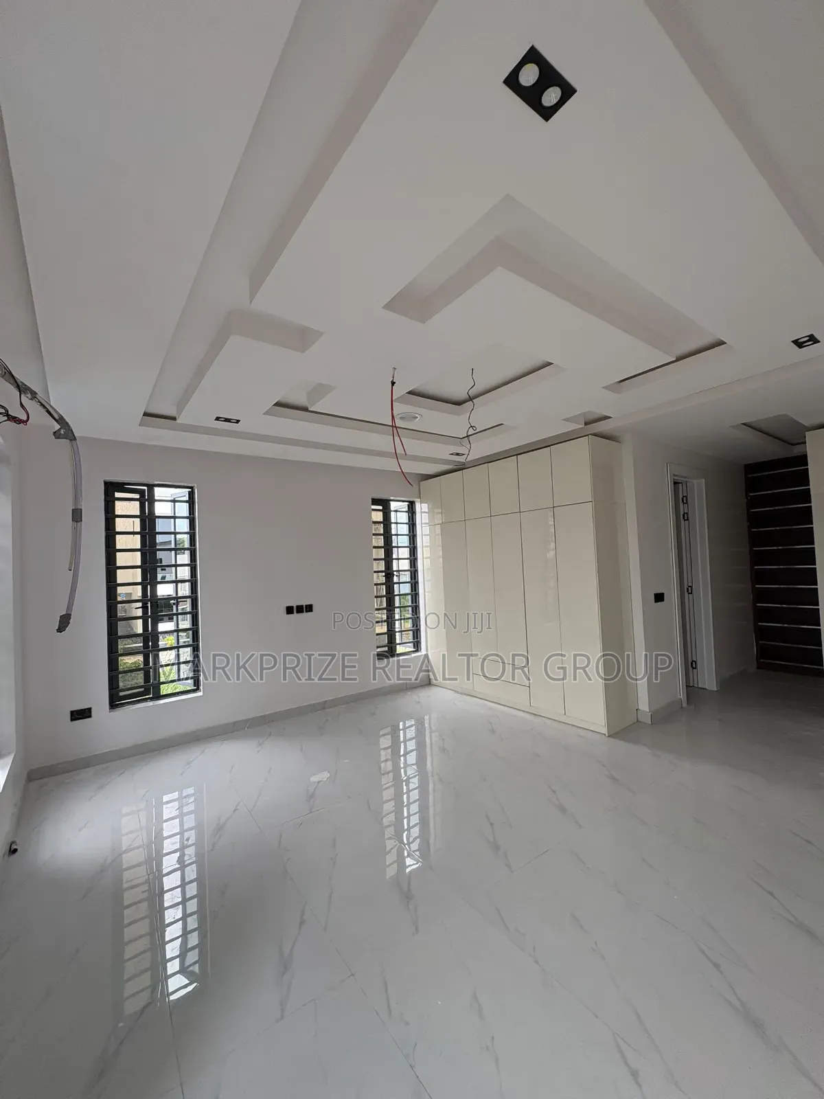 5bdrm Duplex in Lekki County Homes, Ikota for sale