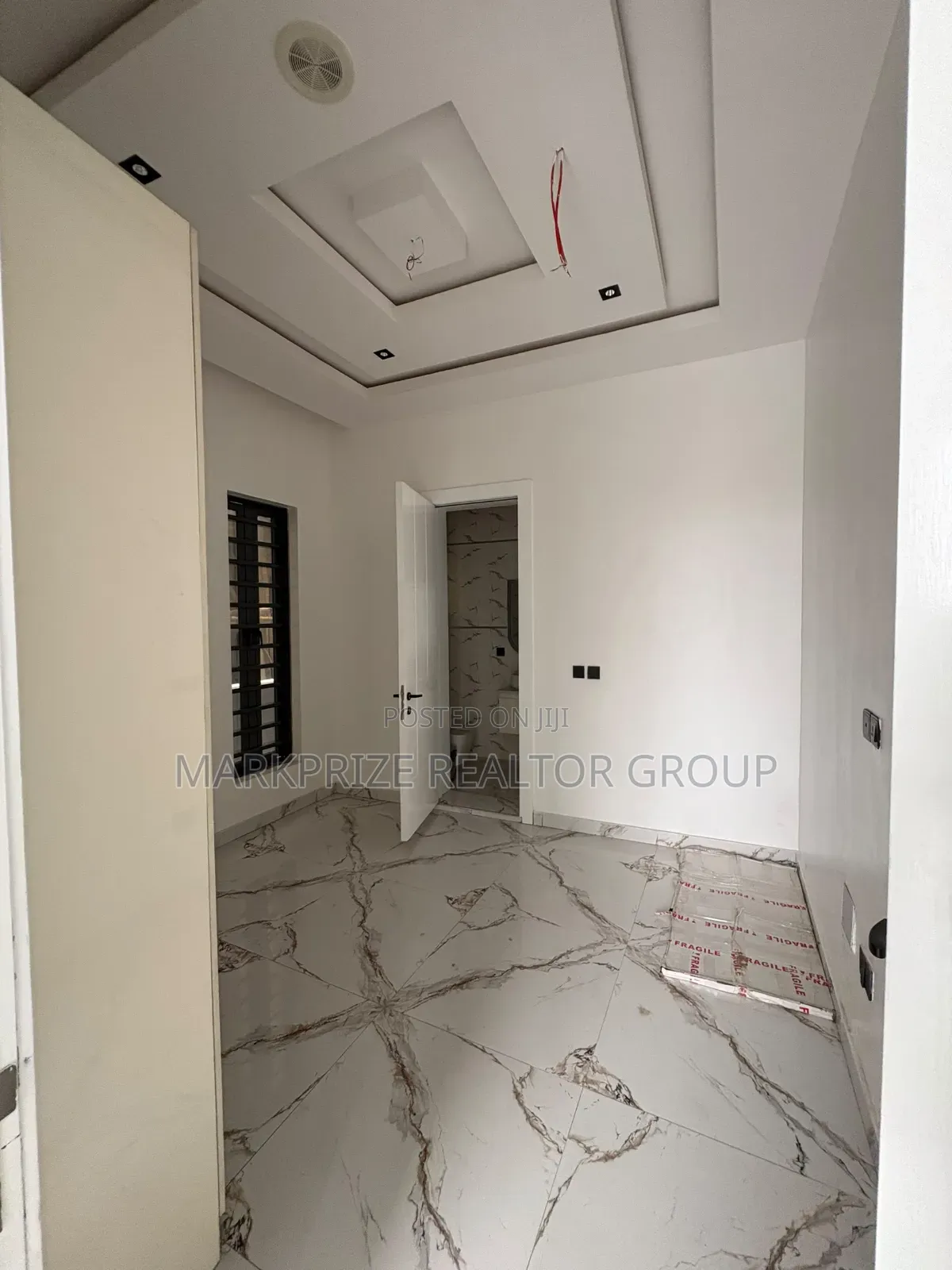 5bdrm Duplex in Lekki County Homes, Ikota for sale
