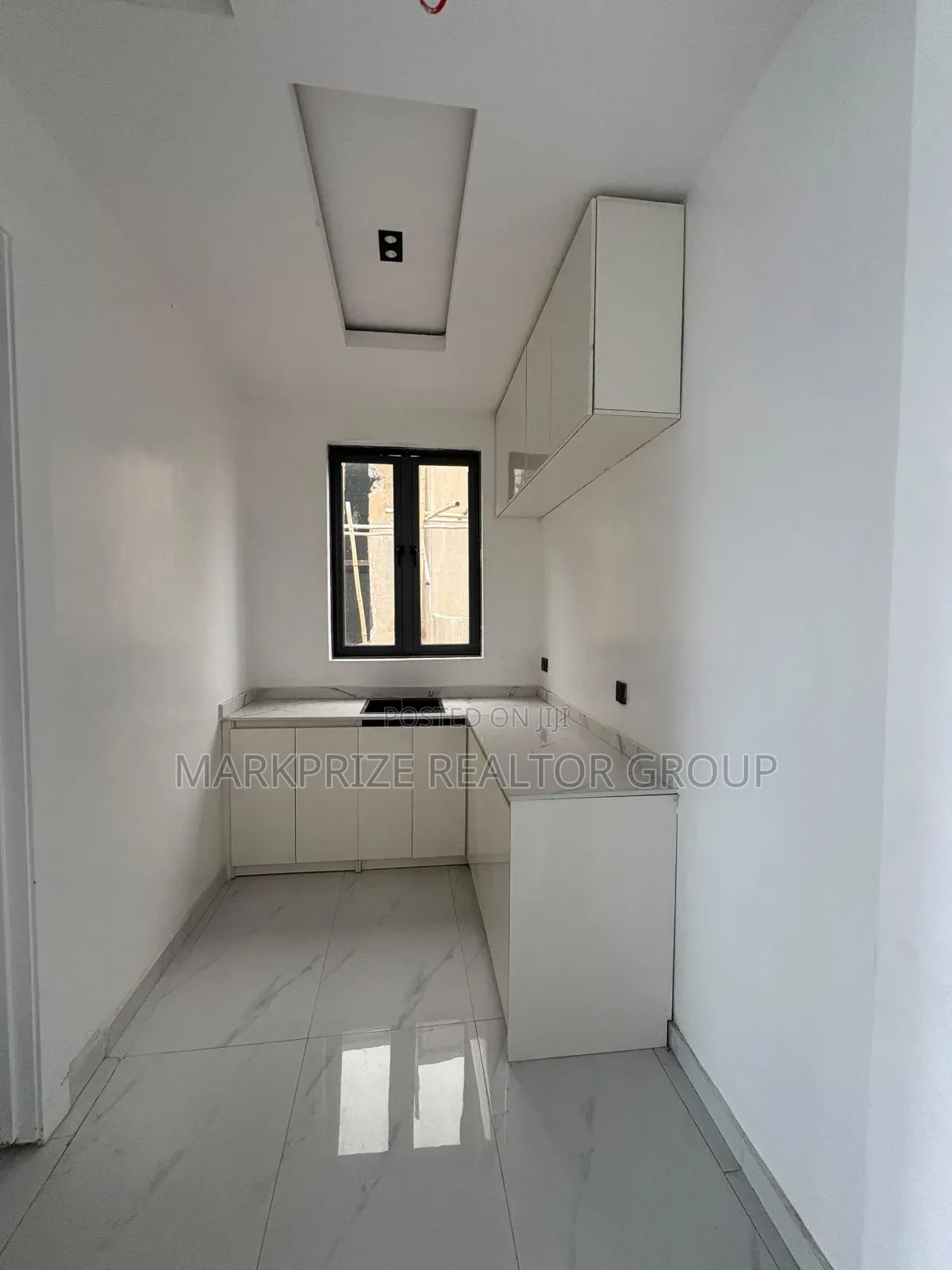 5bdrm Duplex in Lekki County Homes, Ikota for sale