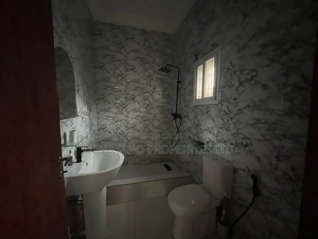 5bdrm Duplex in Lekki Phase 1 for rent