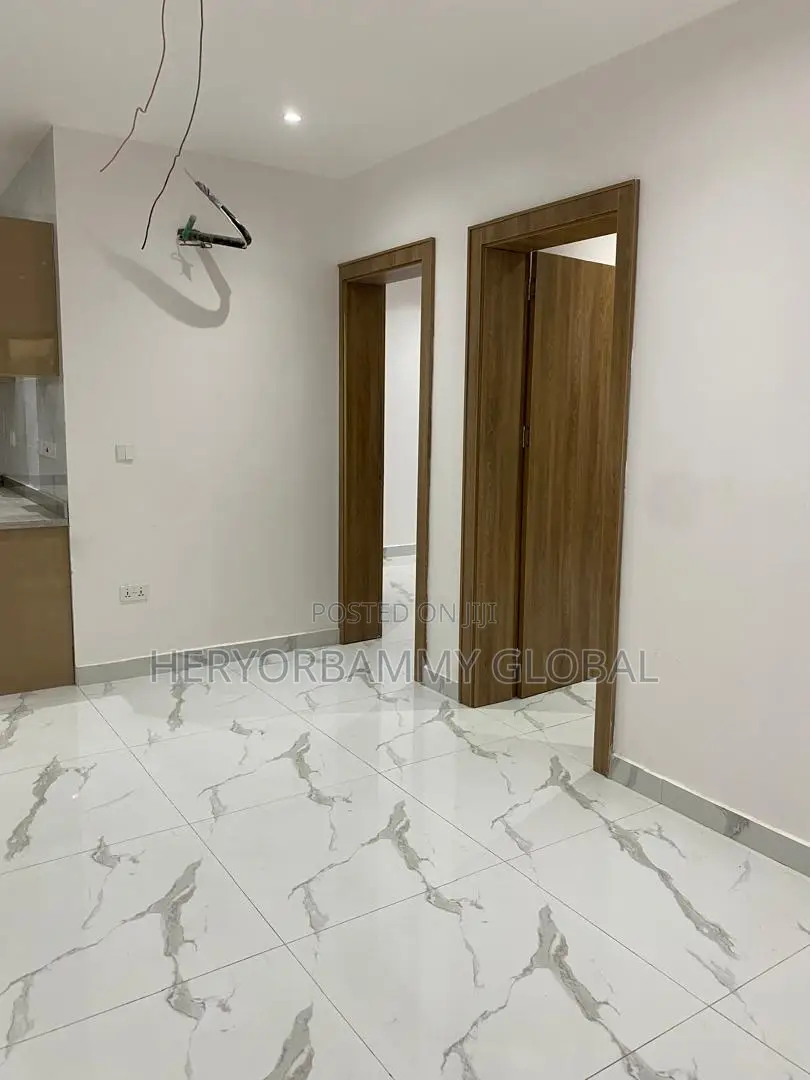 3bdrm Apartment in Kings Manor, Alagomeji for rent
