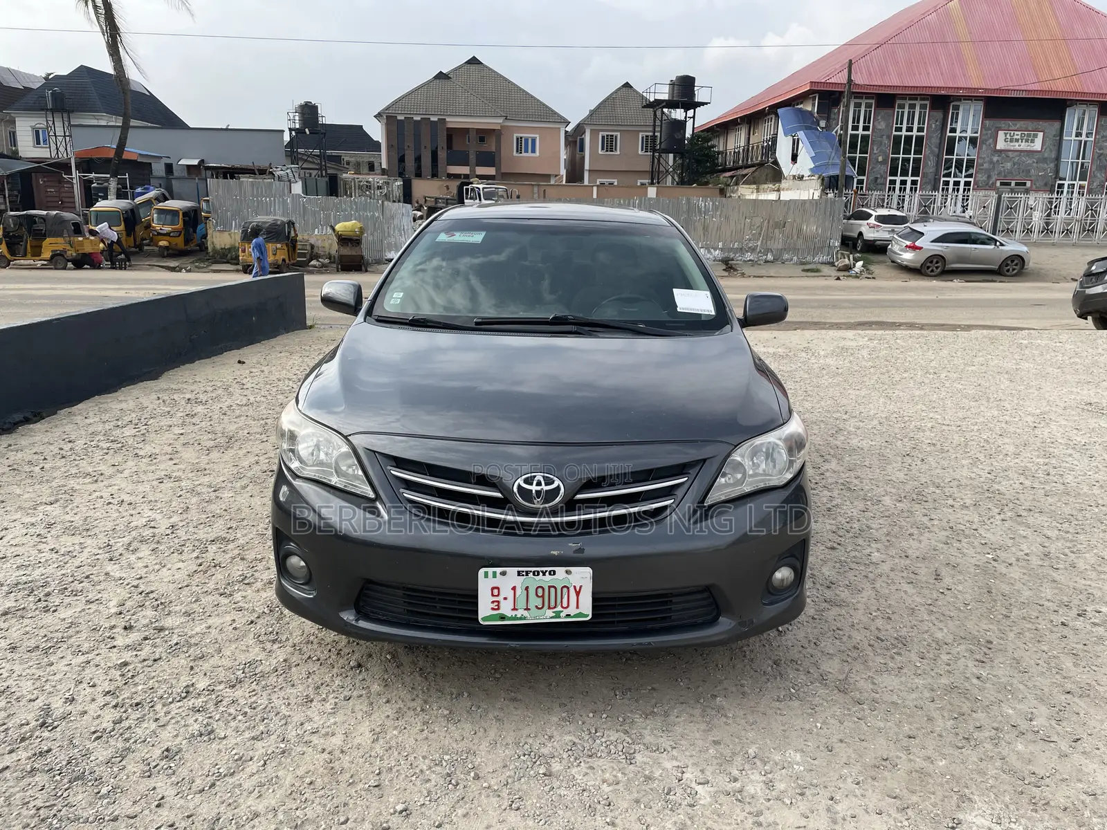 Toyota Corolla LE 4dr Sedan (1.8L 4cyl 4A) 2013 Gray