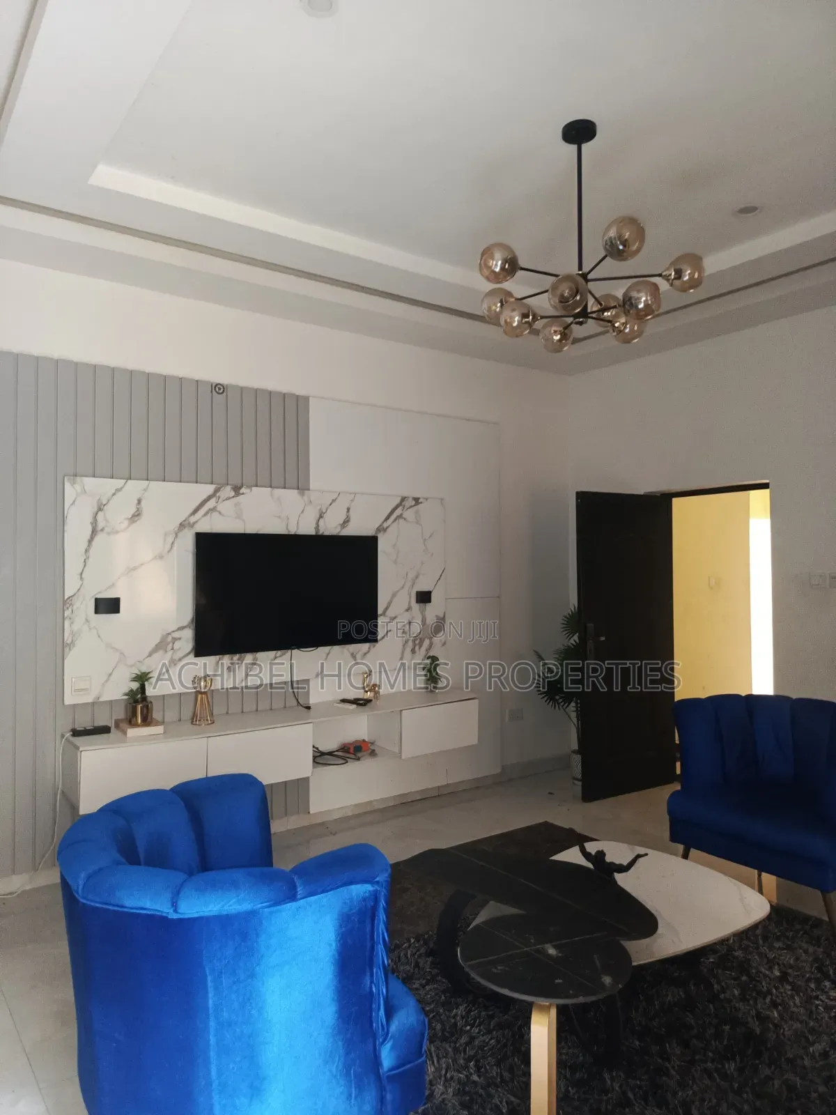 Furnished 1bdrm Block of Flats in Freedom Way, Lekki Phase 1 for rent