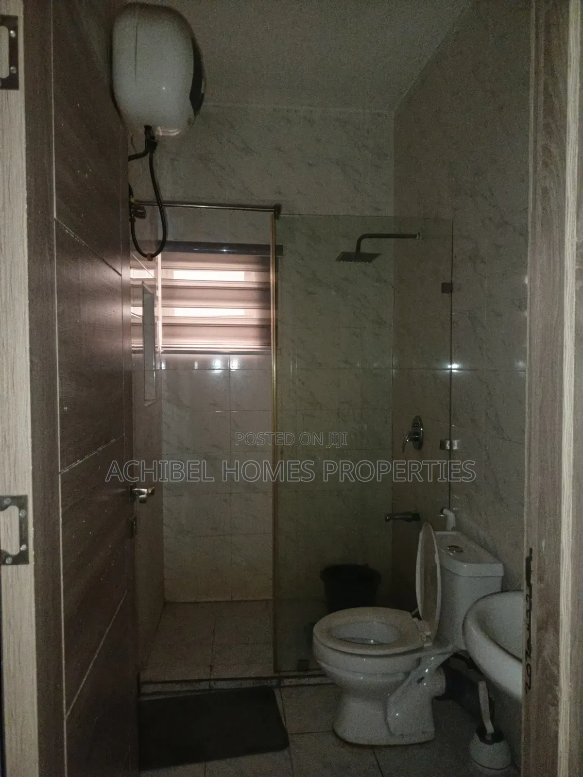 Furnished 1bdrm Block of Flats in Freedom Way, Lekki Phase 1 for rent