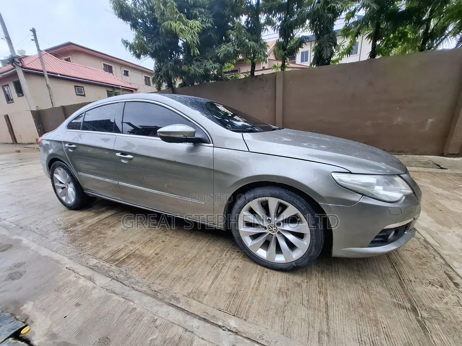Volkswagen Passat 2010 Gray