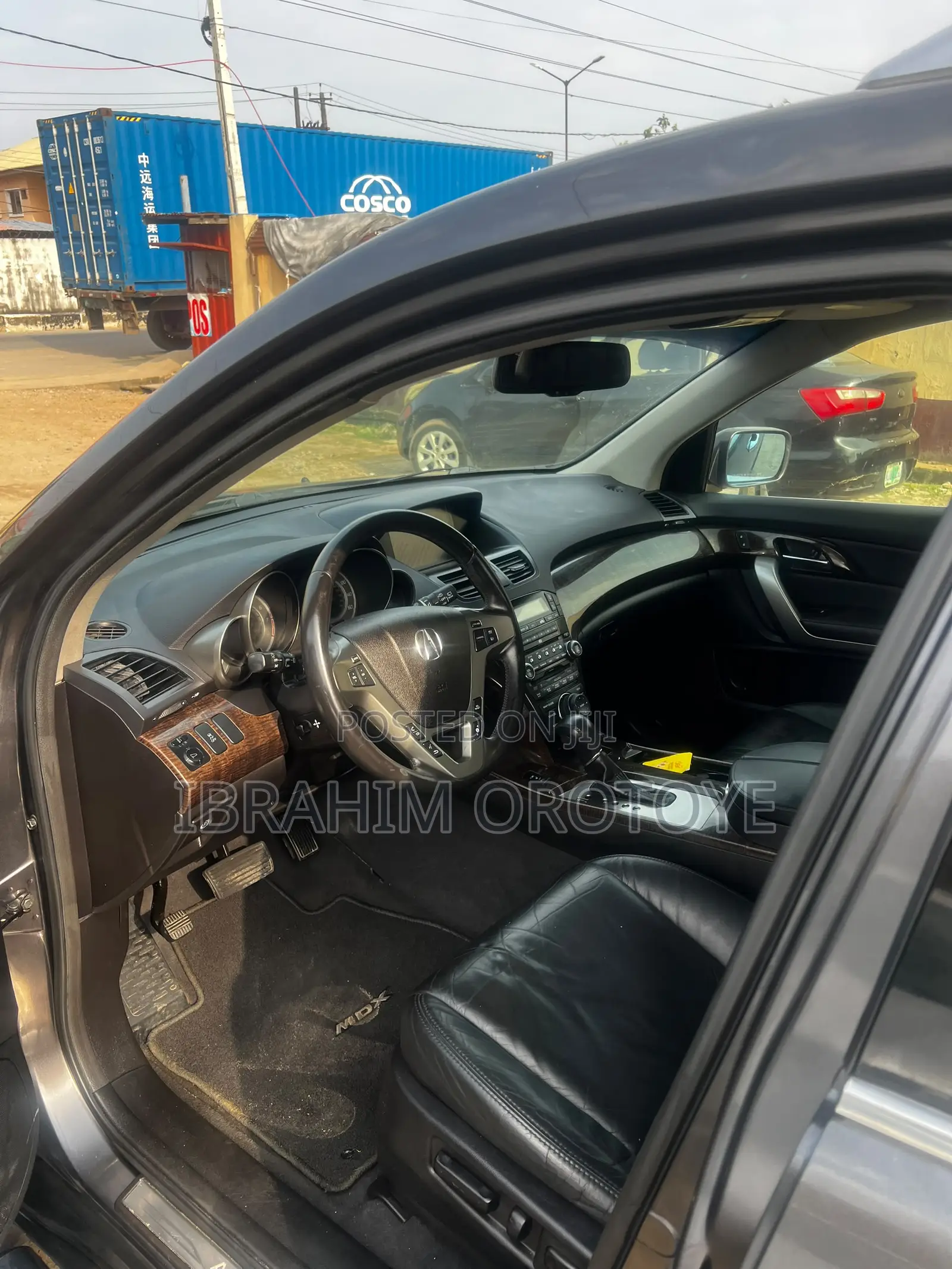 Acura MDX Technology Package SUV AWD (3.7L 6cyl 6A) 2011 Gray