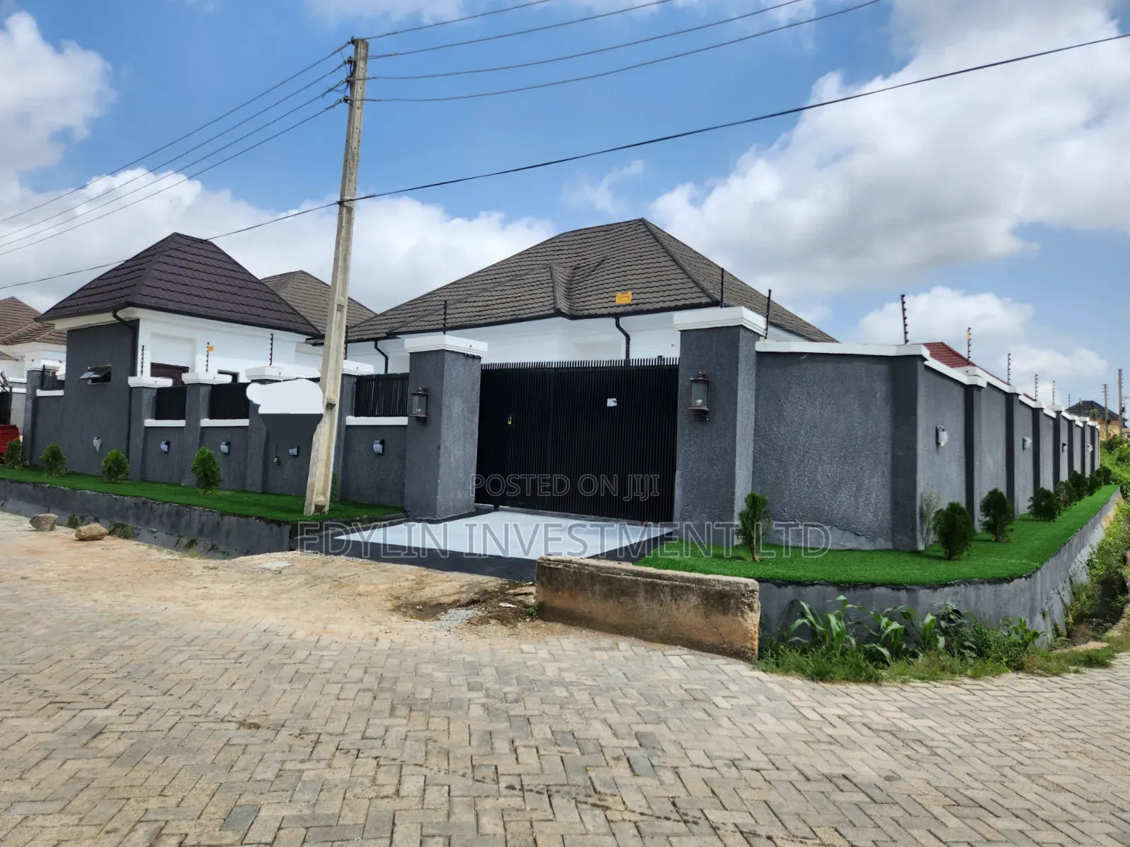 3bdrm Apartment in Inside An Estate, Dawaki for sale