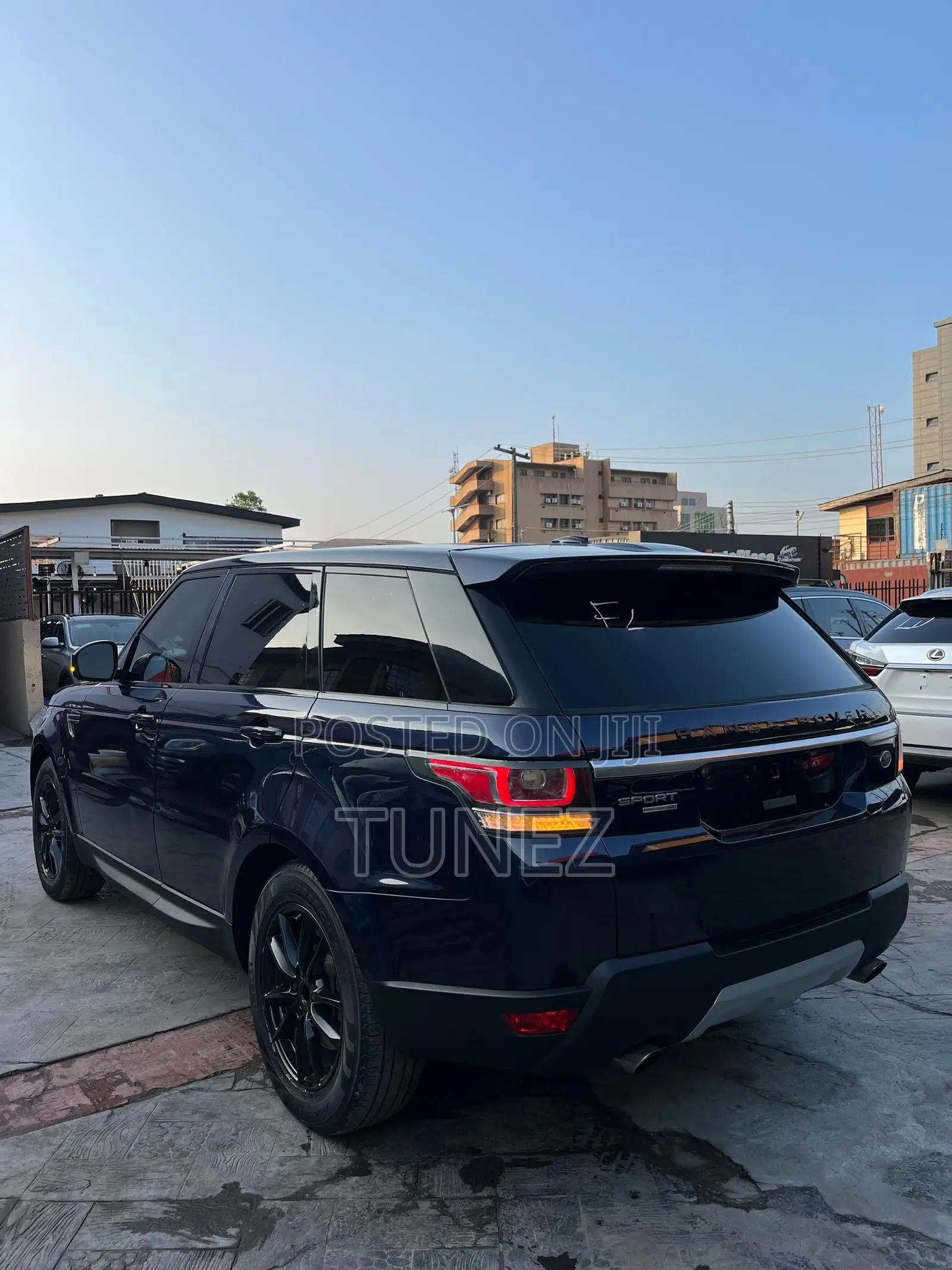Land Rover Range Rover Sport HSE 4dr SUV 4WD (3.0L 6cyl S/C 8A) 2015