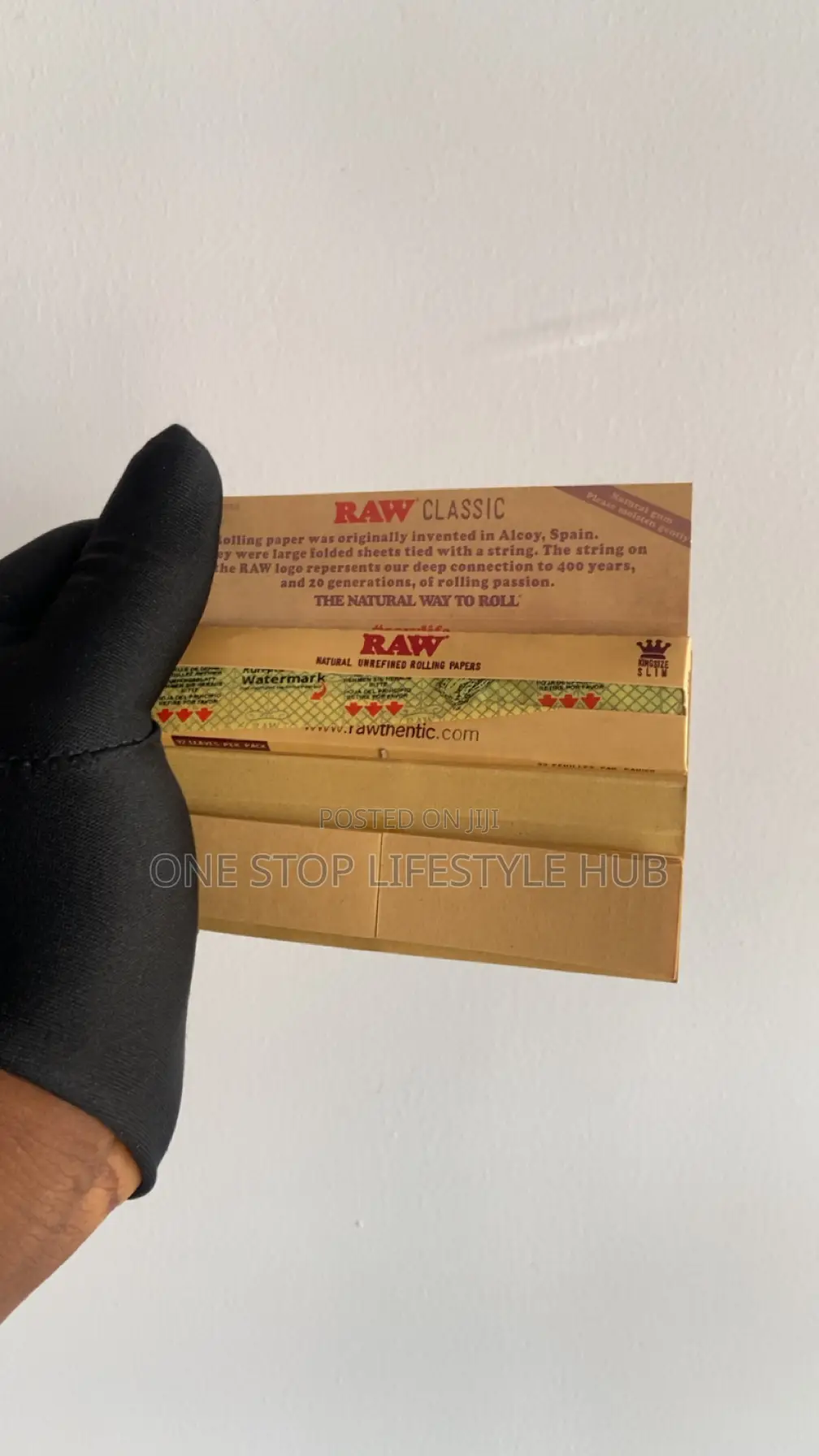 RAW Classic Connoisseur King Size Slim Rolling Papers + Tips