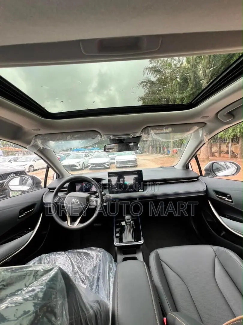 Toyota Corolla SE 2026 White