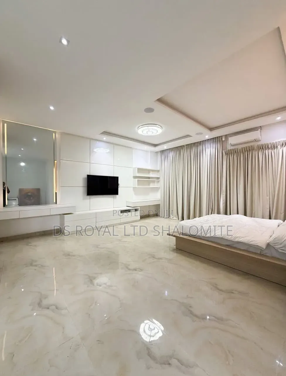 4bdrm Apartment in Banana Island for sale