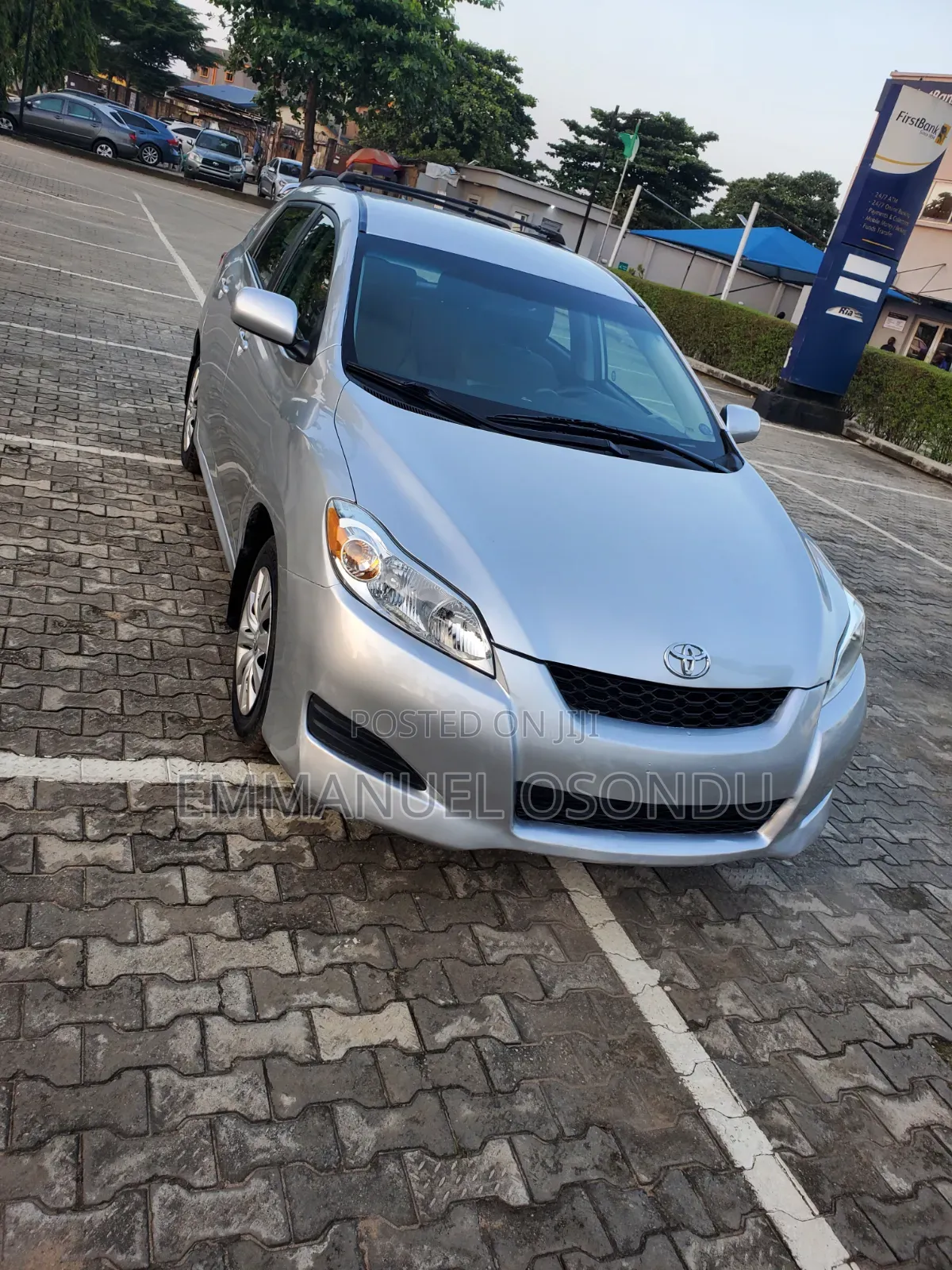 Toyota Matrix XRS Hatchback FWD (2.4L 4cyl 5A) 2009 Silver