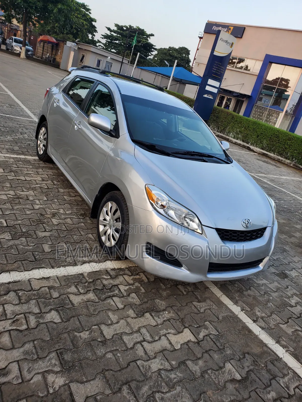 Toyota Matrix XRS Hatchback FWD (2.4L 4cyl 5A) 2009 Silver