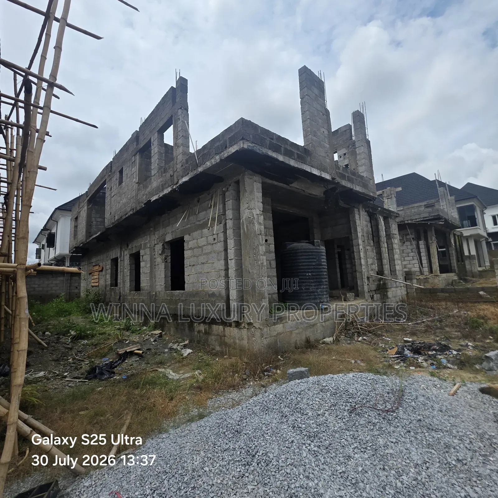 6bdrm Duplex in Country Home, Lugbe District for sale