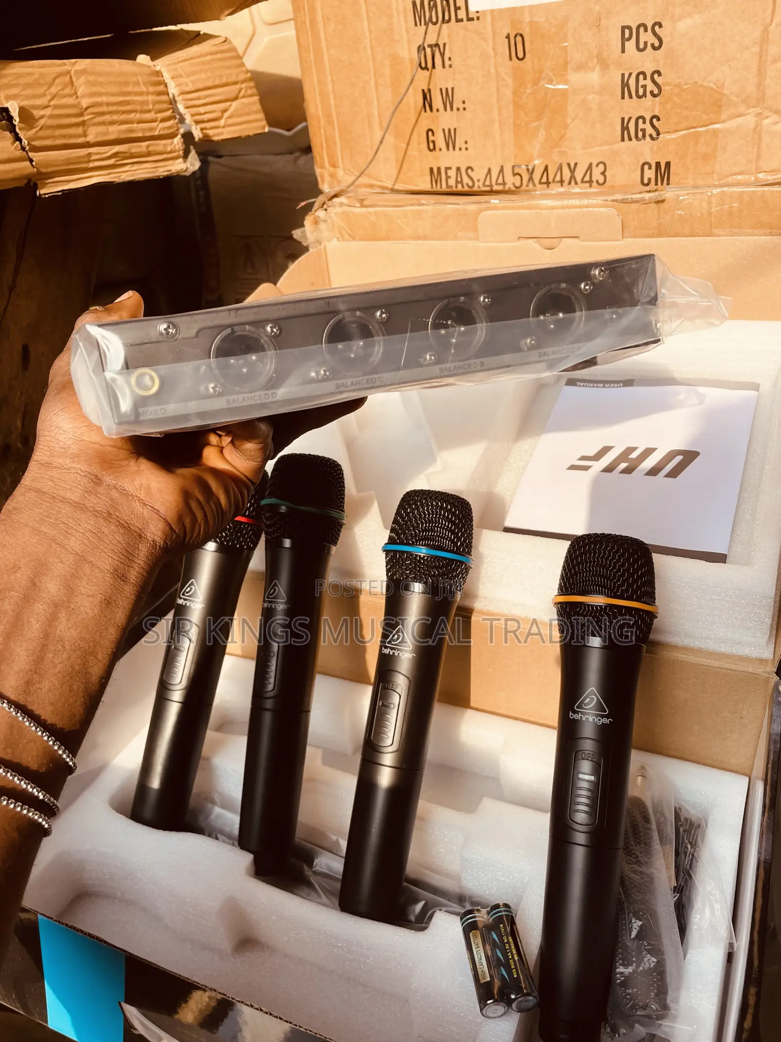 Behringer UP-1005 Professional 4in1 Wireless Microphone