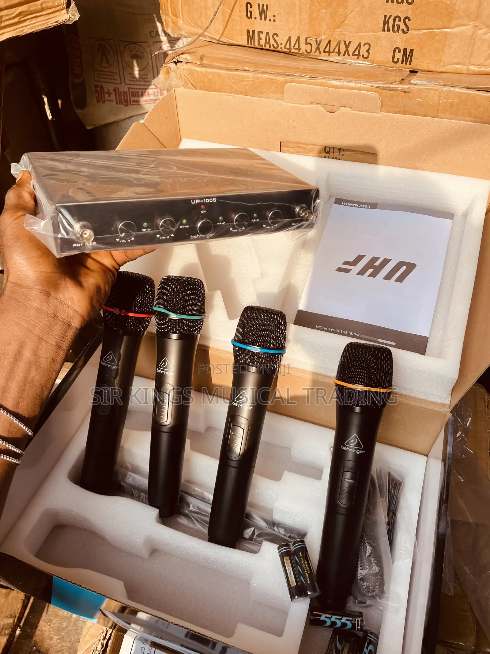 Behringer UP-1005 Professional 4in1 Wireless Microphone