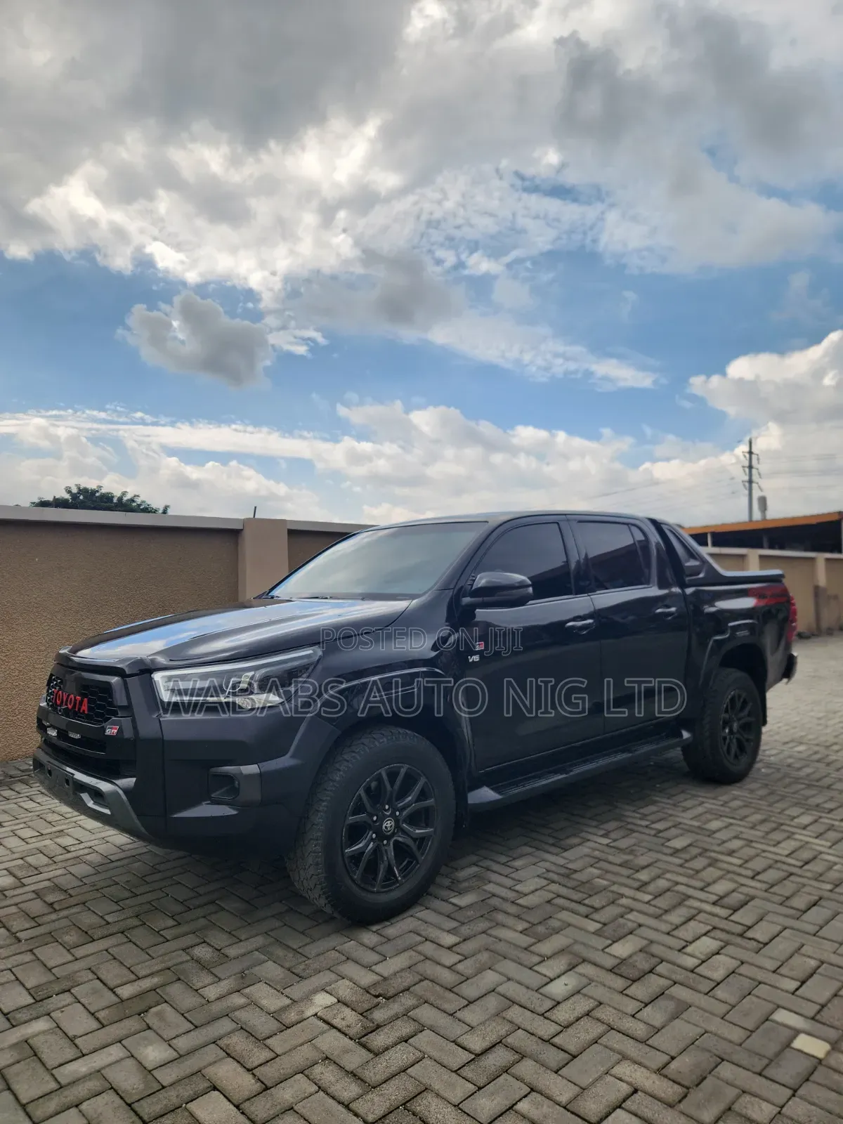 Toyota Hilux 2024 Black