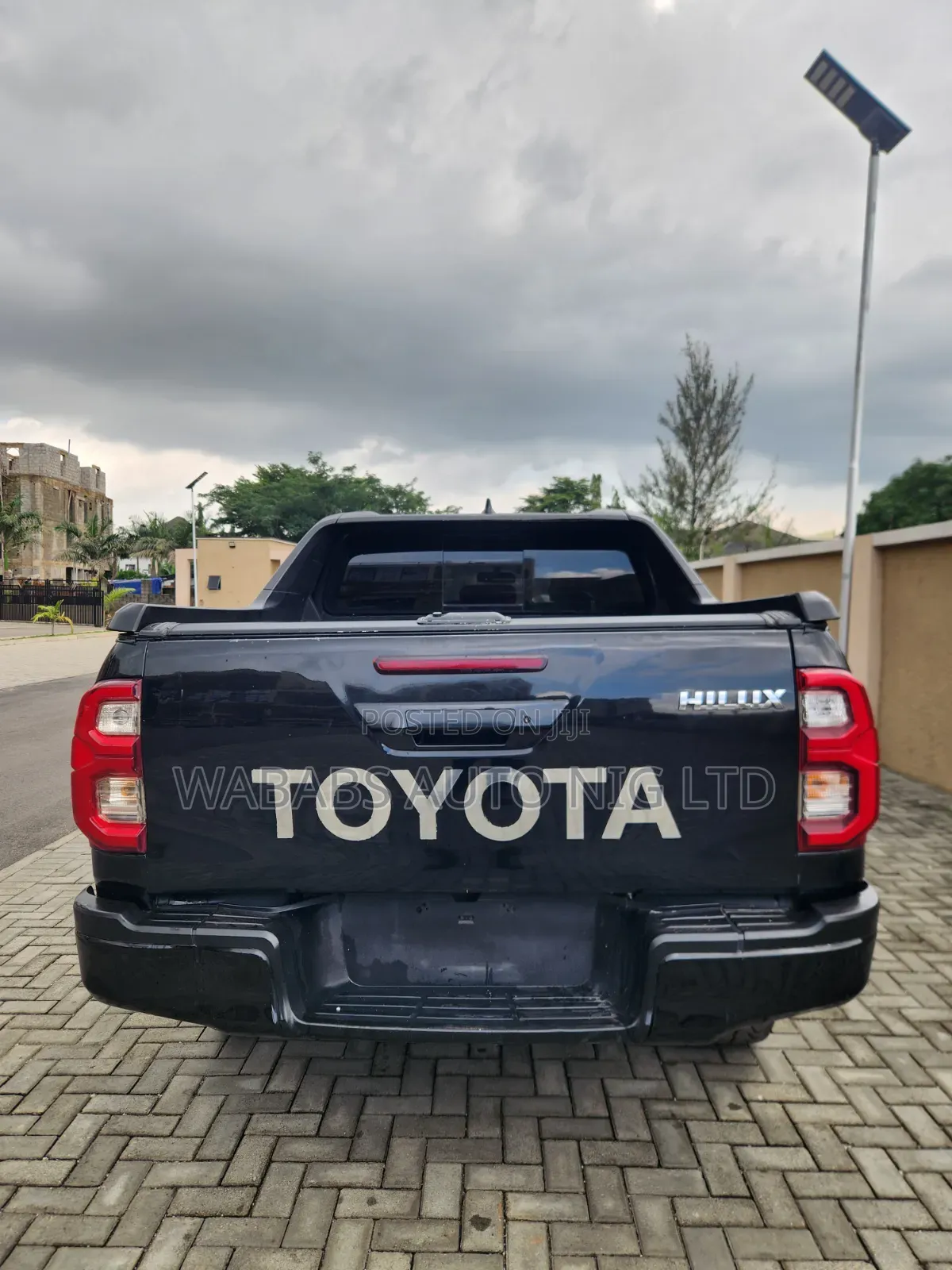 Toyota Hilux 2024 Black