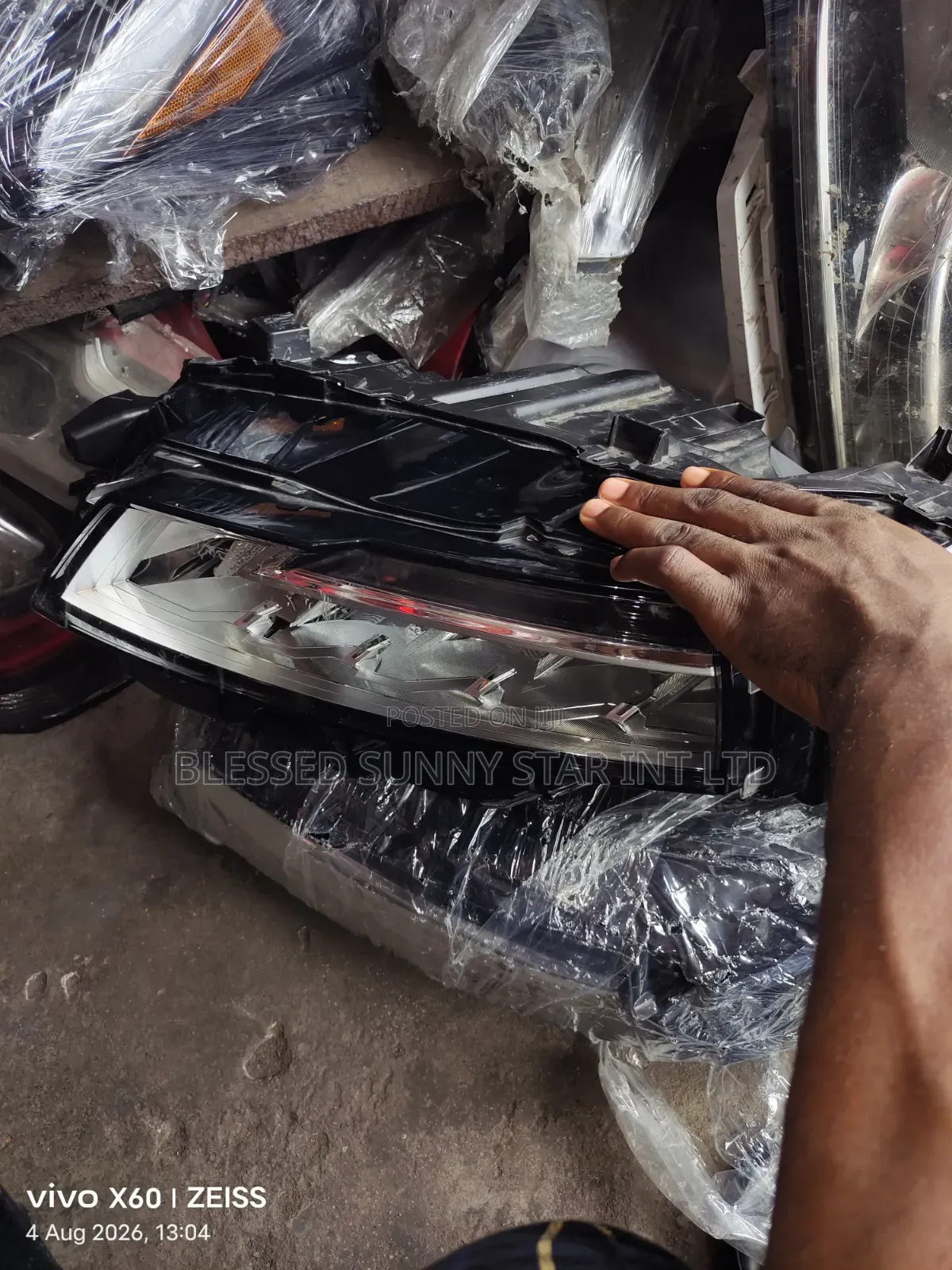 Head Lamp Nissan Xtrail or Rouge 2023